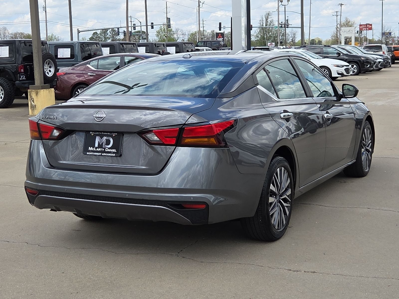 2025 Nissan Altima SV FWD