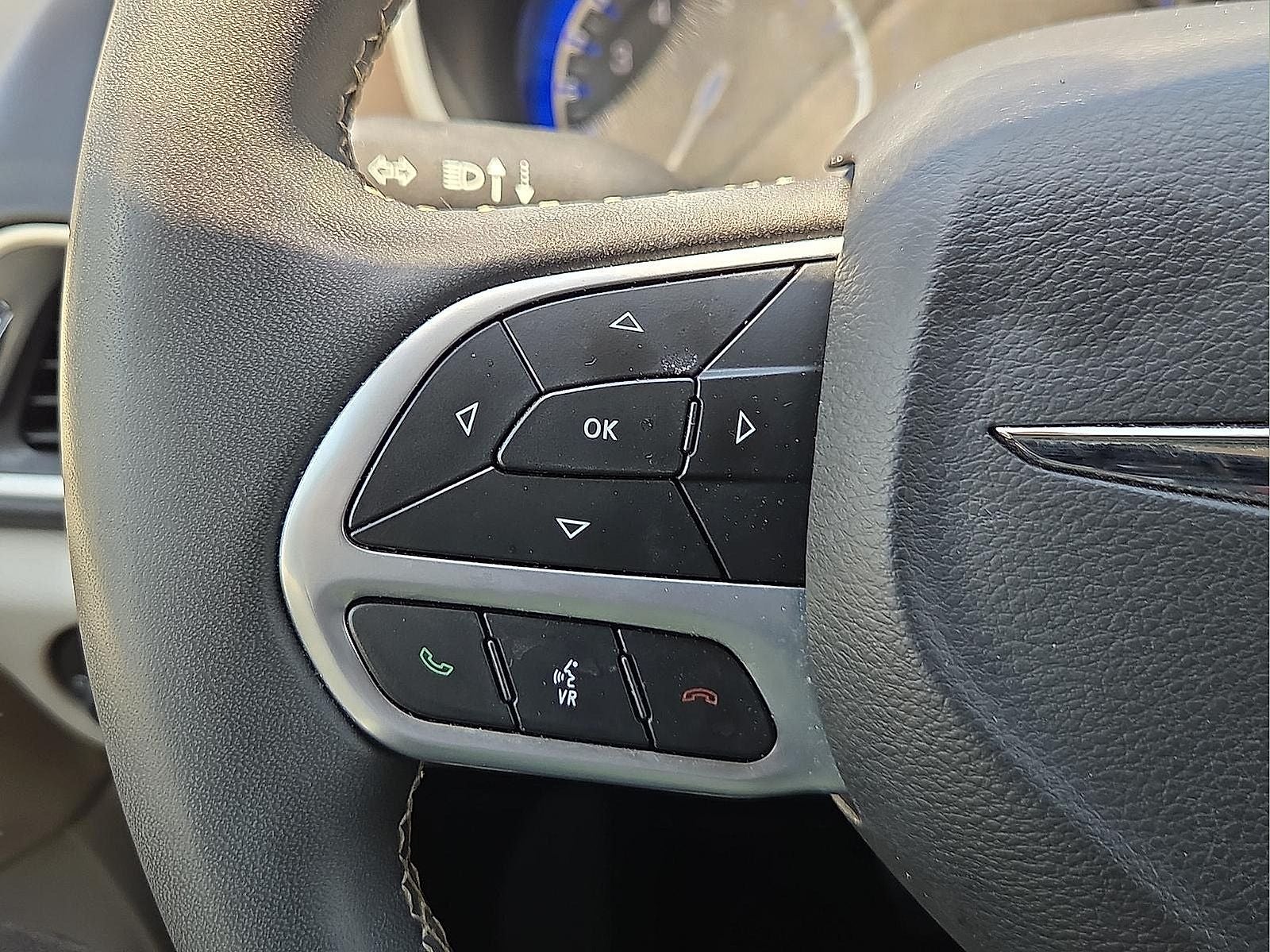 2023 Chrysler Voyager LX