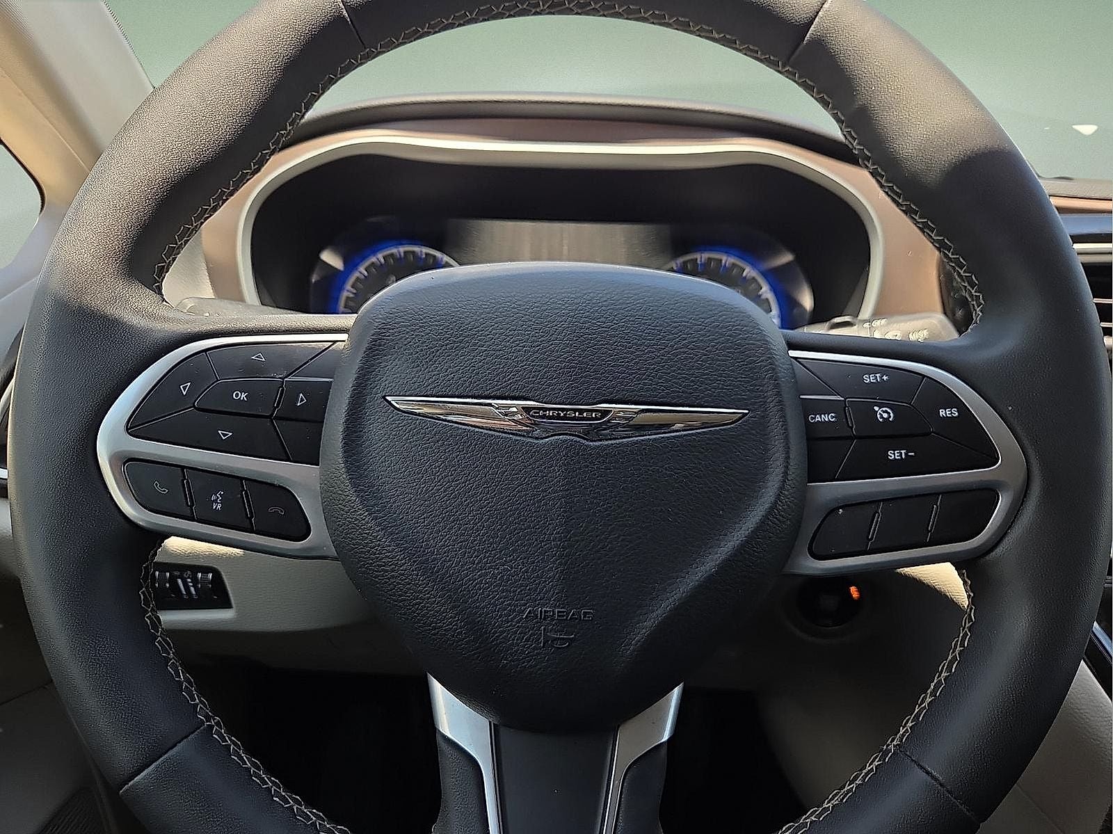 2023 Chrysler Voyager LX