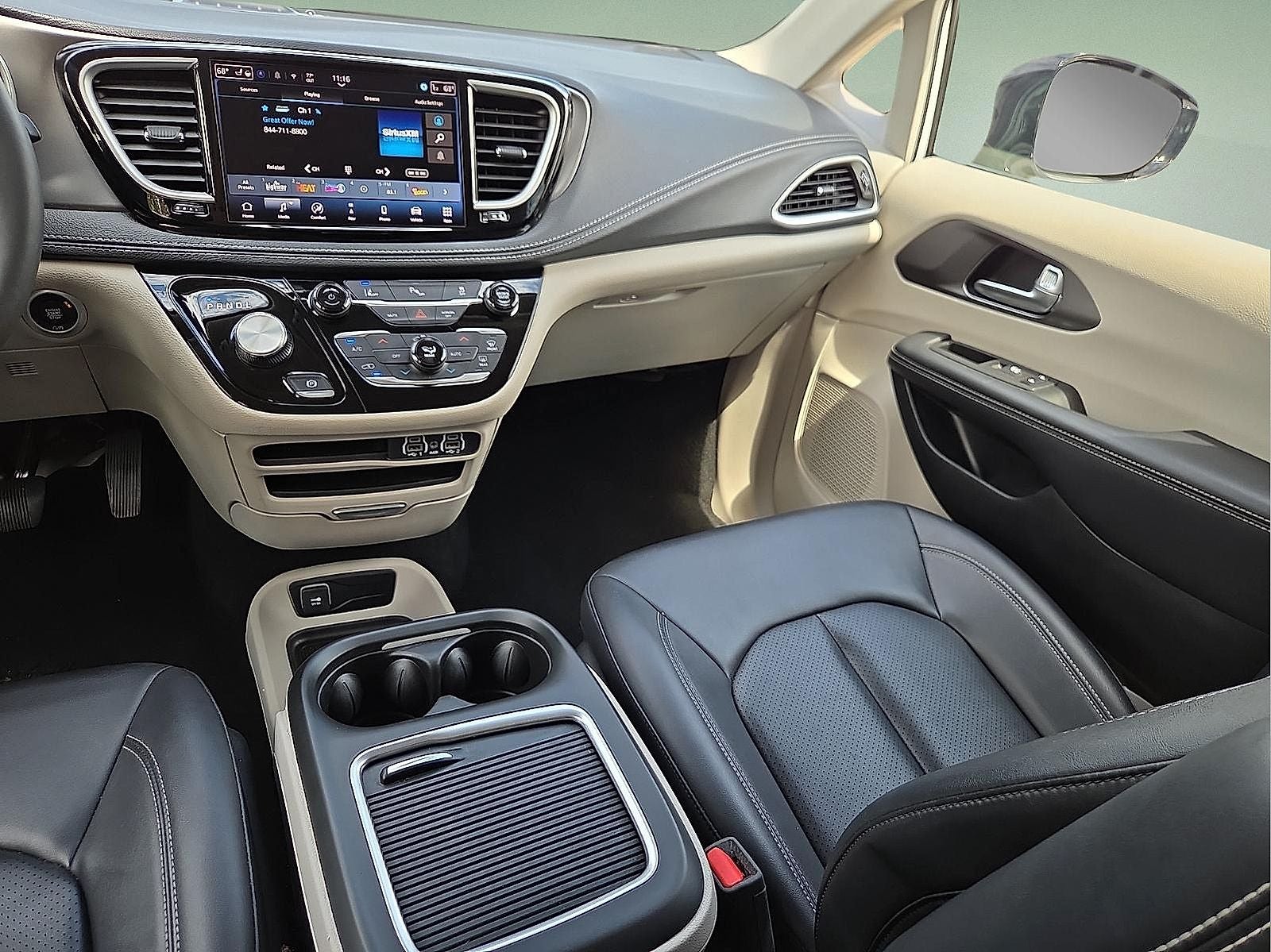 2024 Chrysler Pacifica Hybrid Select