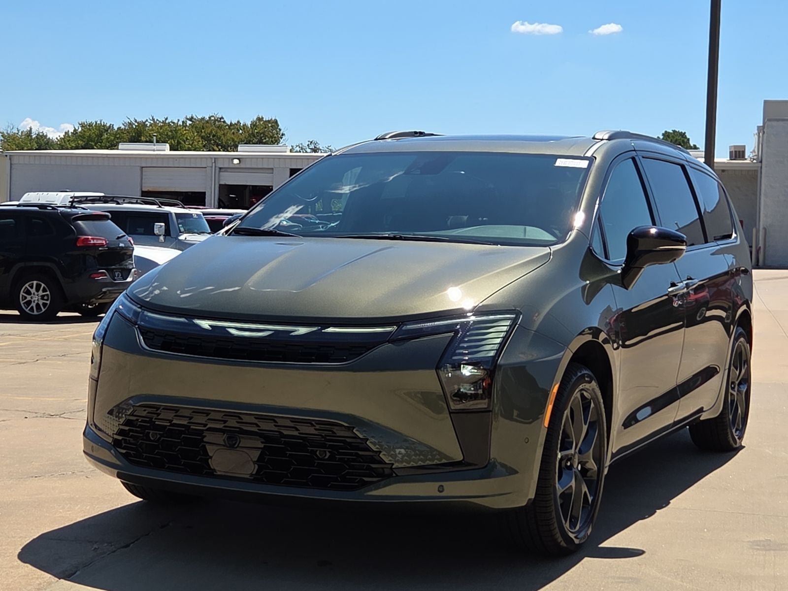 2027 Chrysler Pacifica PACIFICA LIMITED AWD