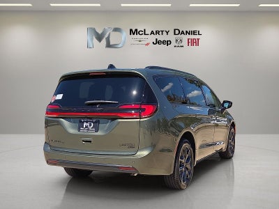2027 Chrysler Pacifica PACIFICA LIMITED AWD