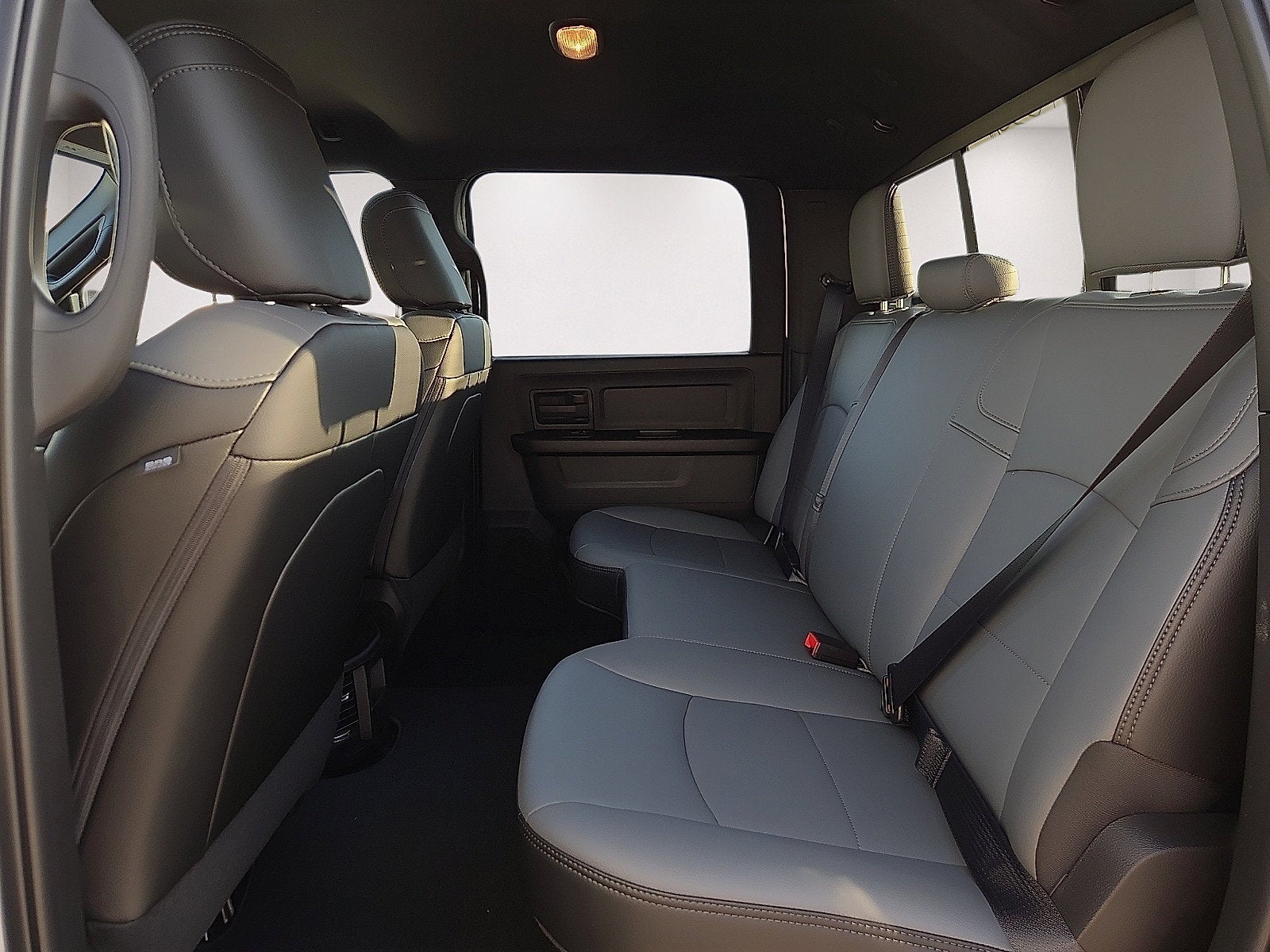 2026 RAM 3500 RAM 3500 TRADESMAN CREW CAB 4X4 6'4' BOX