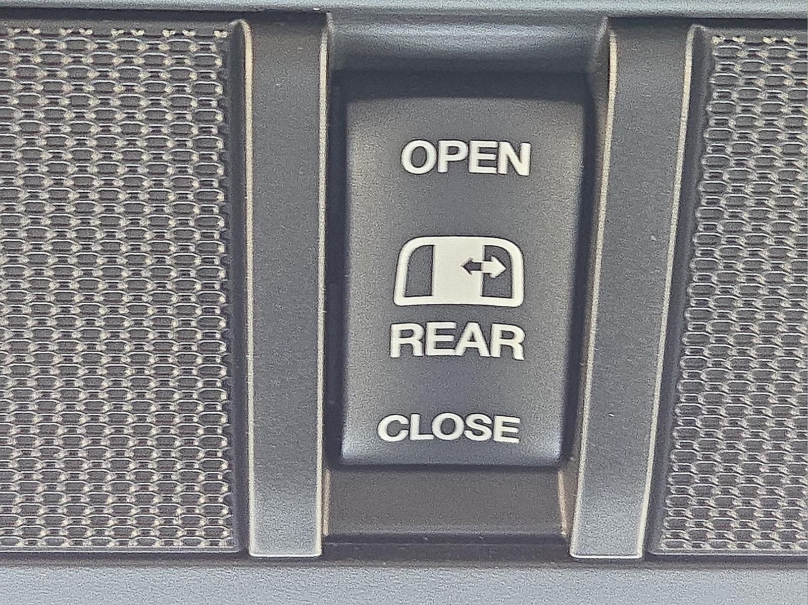 2024 RAM 3500 Tradesman Crew Cab 4x4 6'4' Box