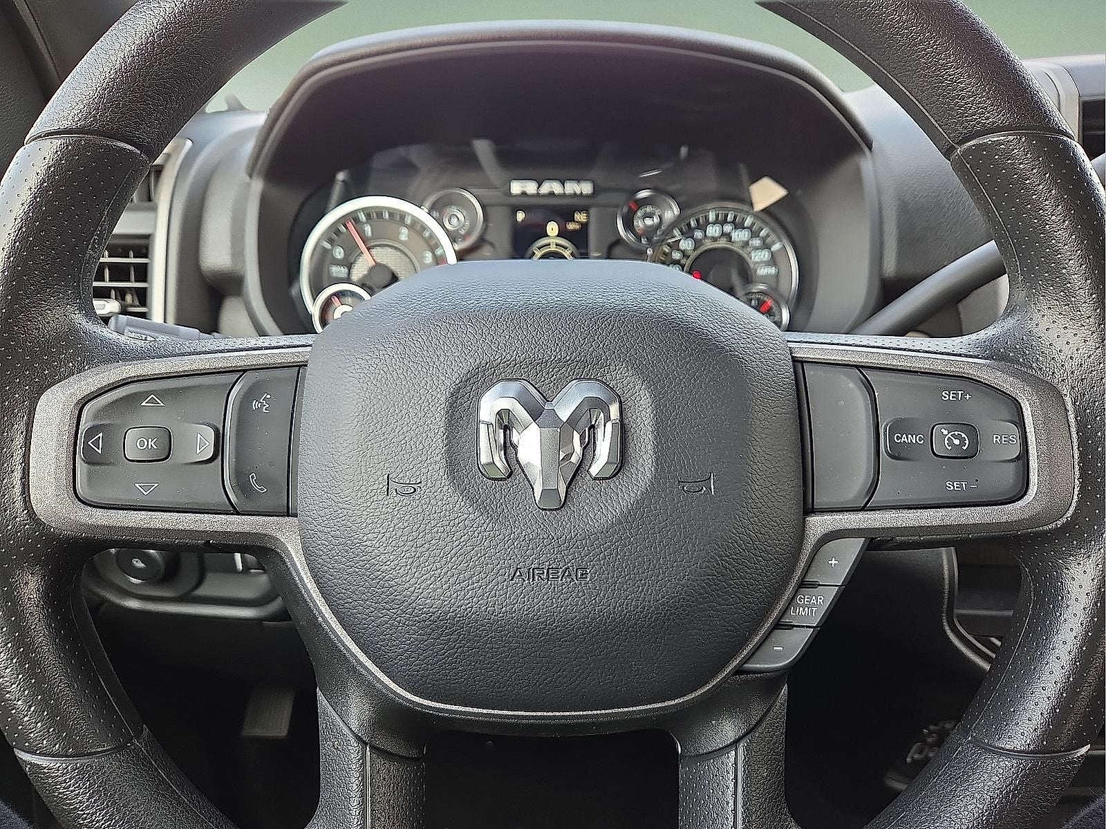 2024 RAM 3500 Tradesman Crew Cab 4x4 6'4' Box