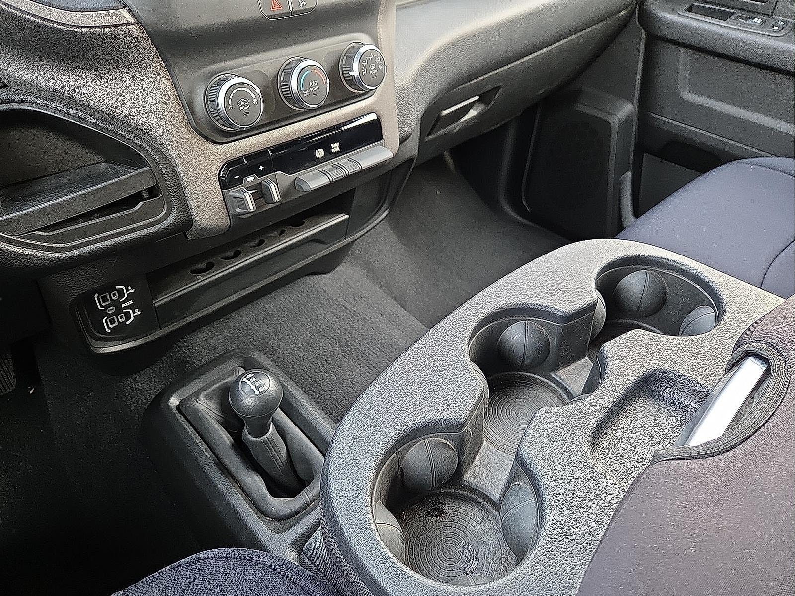 2024 RAM 3500 Tradesman Crew Cab 4x4 6'4' Box