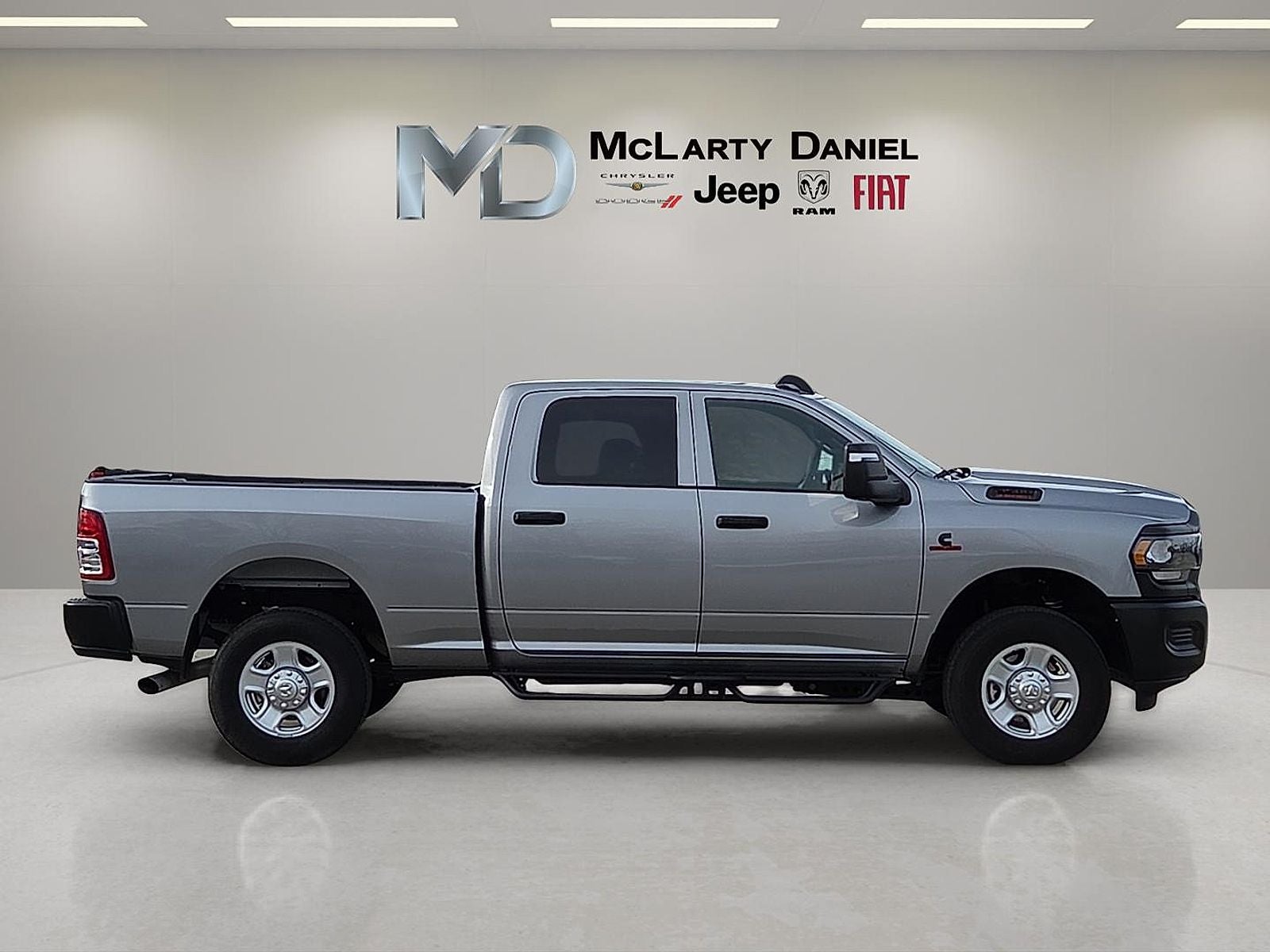 2024 RAM 3500 Tradesman Crew Cab 4x4 6'4' Box