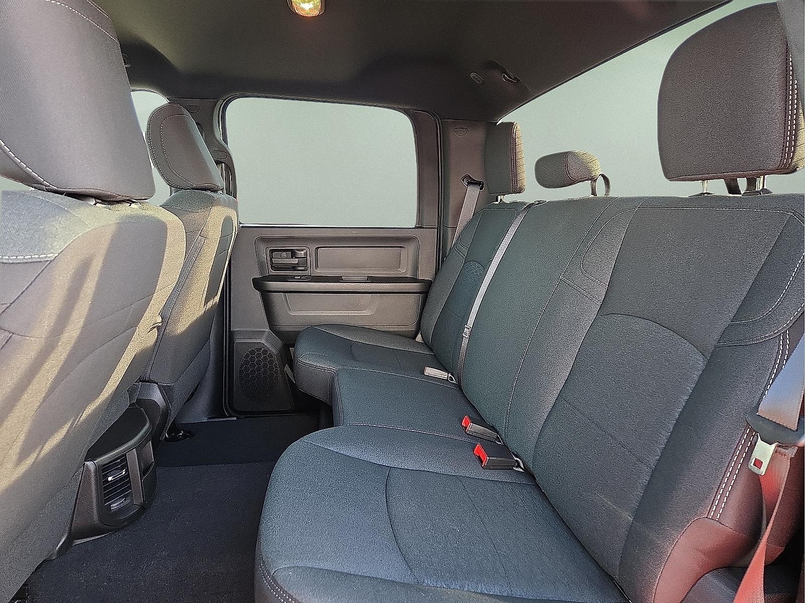 2026 RAM Ram 2500 RAM 2500 BLACK EXPRESS CREW CAB 4X4 6'4' BOX