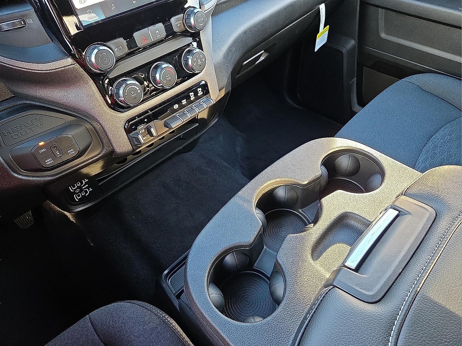 2026 RAM Ram 2500 RAM 2500 BLACK EXPRESS CREW CAB 4X4 6'4' BOX