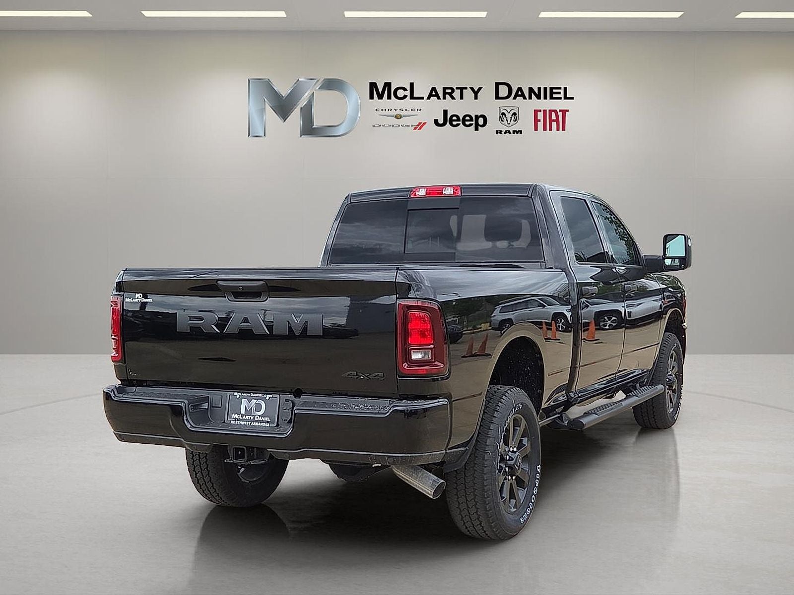 2026 RAM Ram 2500 RAM 2500 BLACK EXPRESS CREW CAB 4X4 6'4' BOX