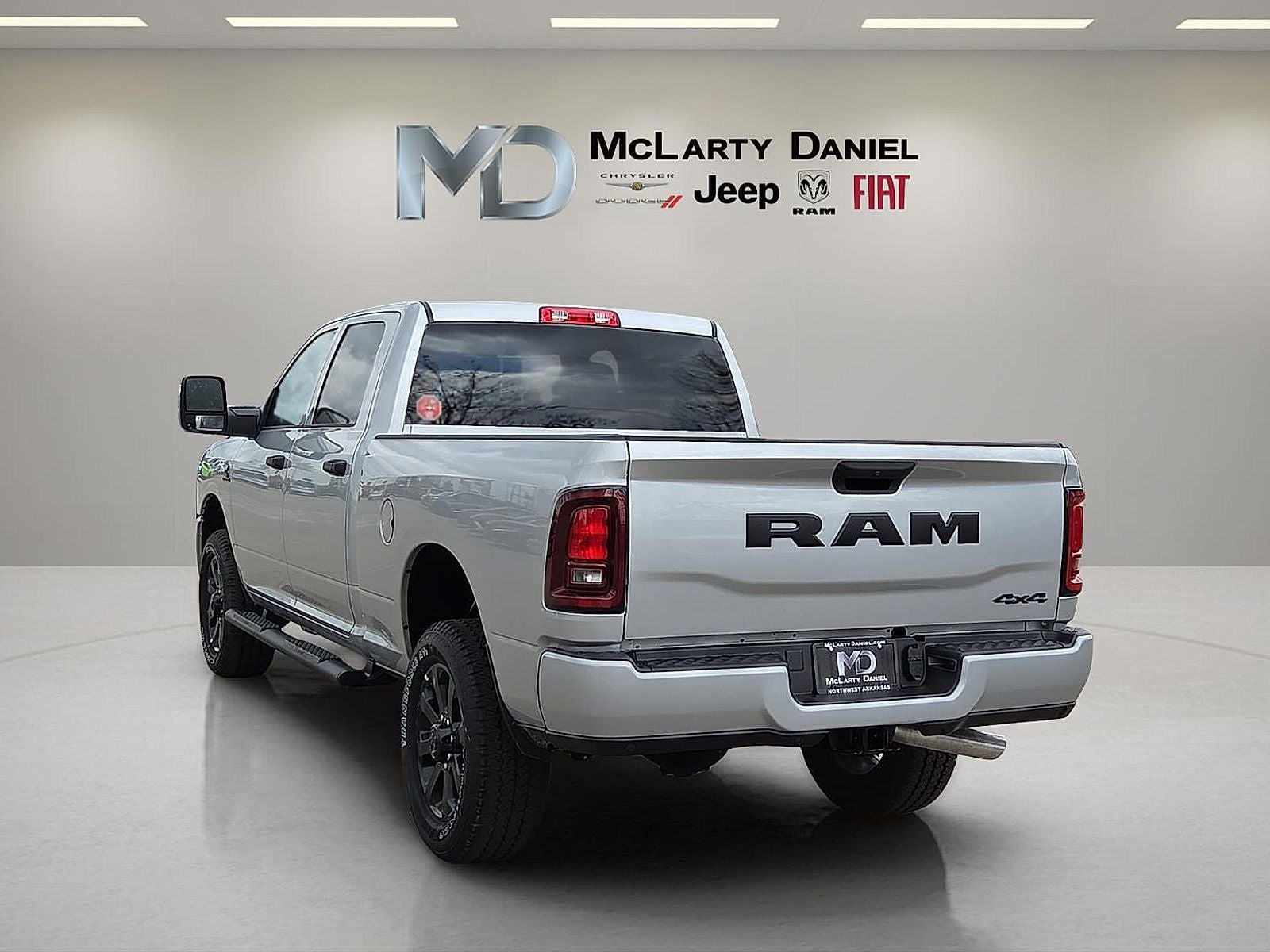 2026 RAM Ram 2500 RAM 2500 BLACK EXPRESS CREW CAB 4X4 6'4' BOX