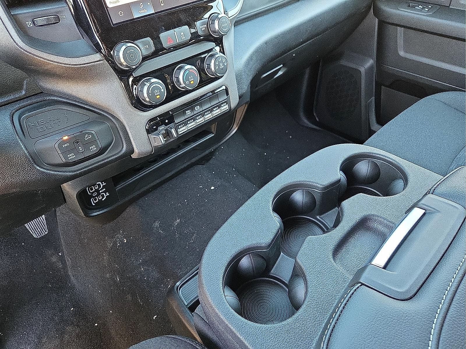 2026 RAM Ram 2500 RAM 2500 WARLOCK CREW CAB 4X4 6'4' BOX