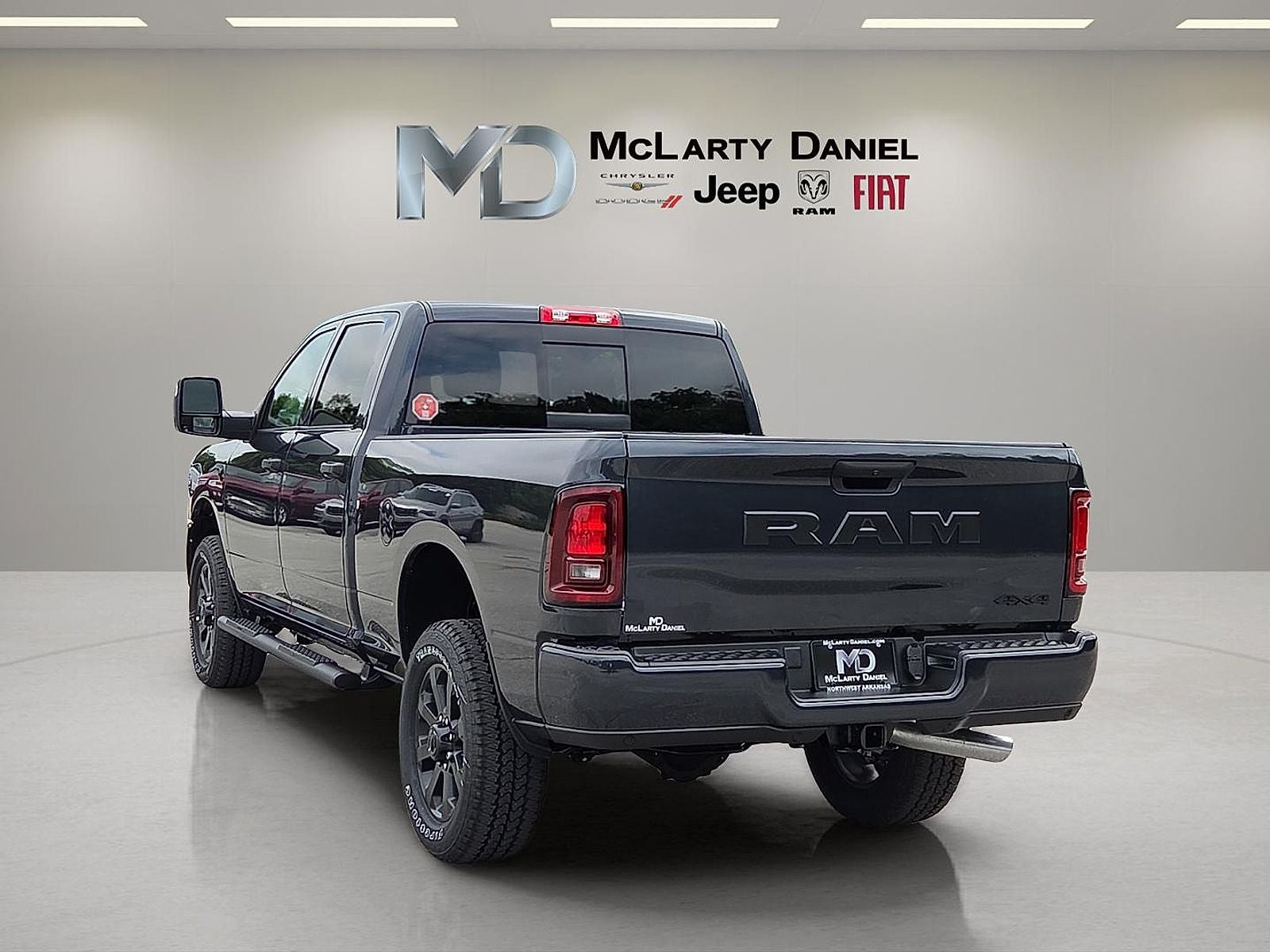 2026 RAM Ram 2500 RAM 2500 BLACK EXPRESS CREW CAB 4X4 6'4' BOX