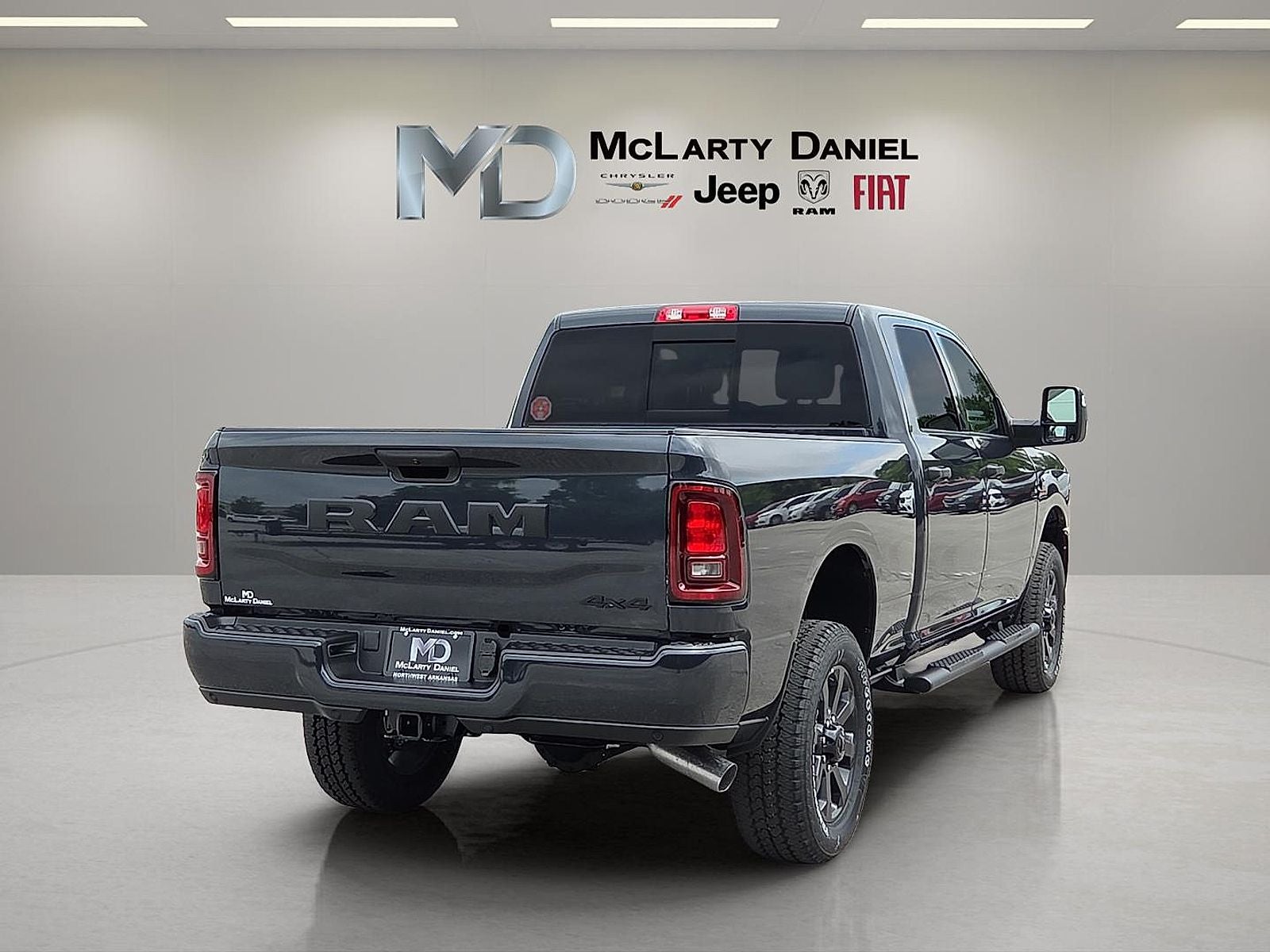 2026 RAM Ram 2500 RAM 2500 BLACK EXPRESS CREW CAB 4X4 6'4' BOX