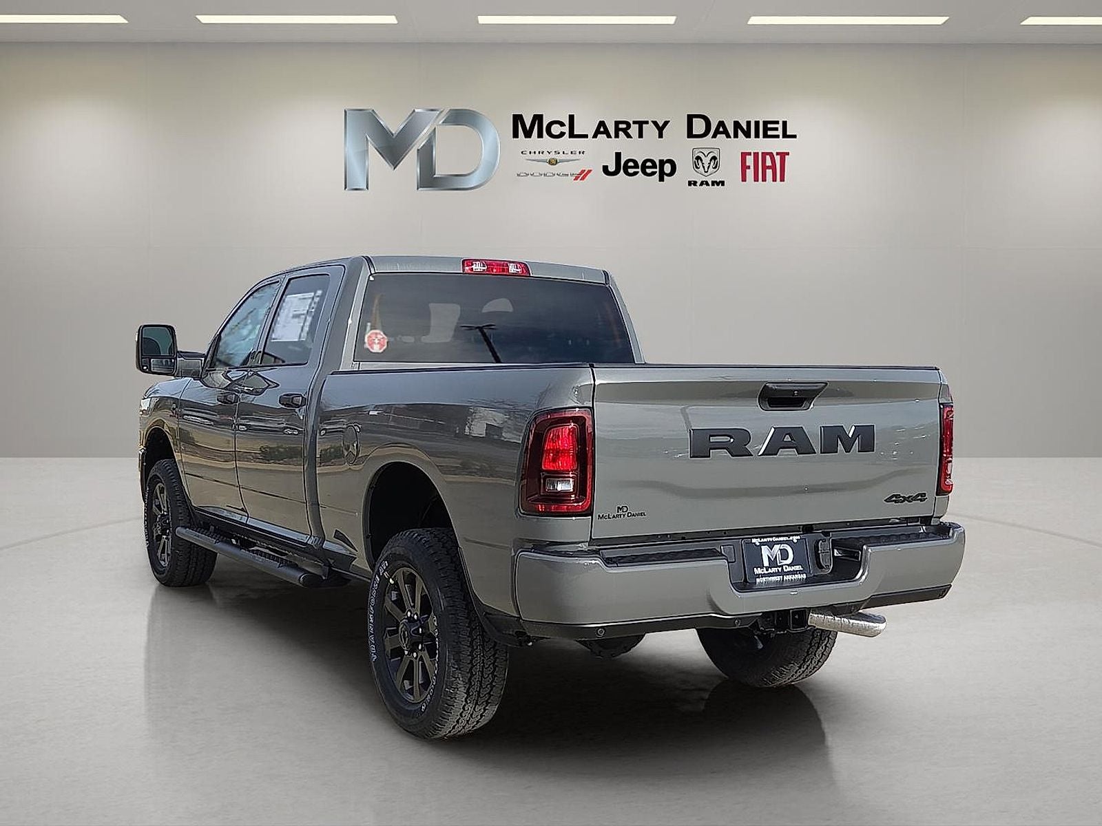 2026 RAM Ram 2500 RAM 2500 BLACK EXPRESS CREW CAB 4X4 6'4' BOX