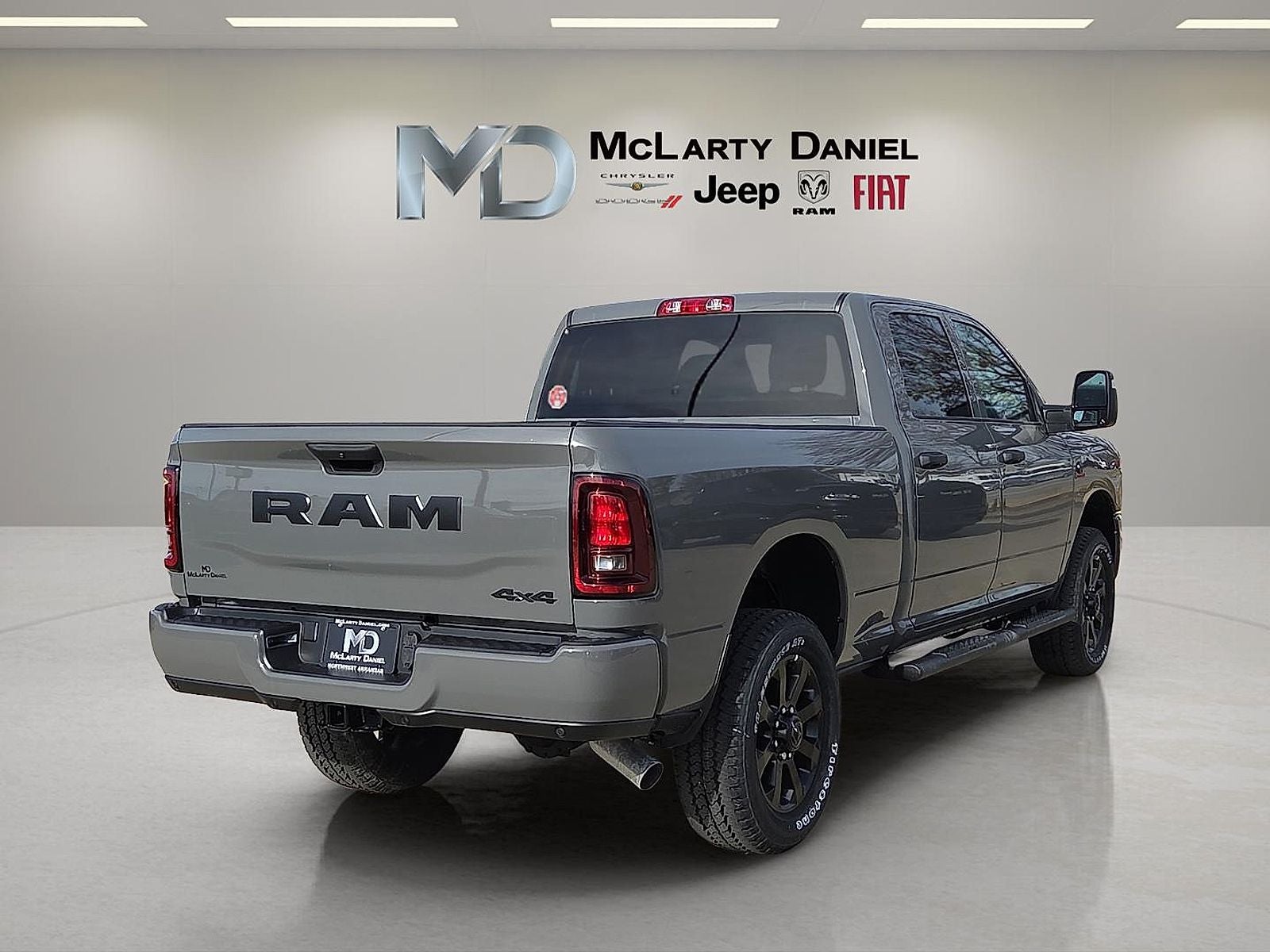 2026 RAM Ram 2500 RAM 2500 BLACK EXPRESS CREW CAB 4X4 6'4' BOX