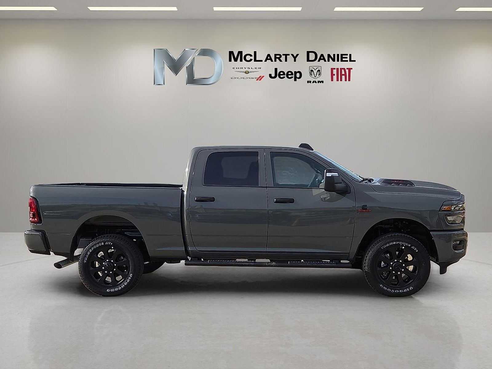 2026 RAM Ram 2500 RAM 2500 BLACK EXPRESS CREW CAB 4X4 6'4' BOX