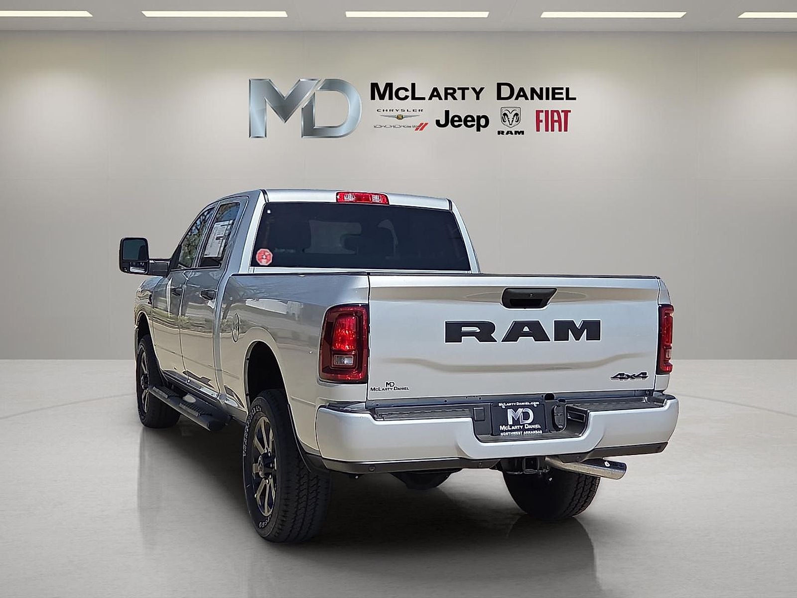 2026 RAM Ram 2500 RAM 2500 BLACK EXPRESS CREW CAB 4X4 6'4' BOX