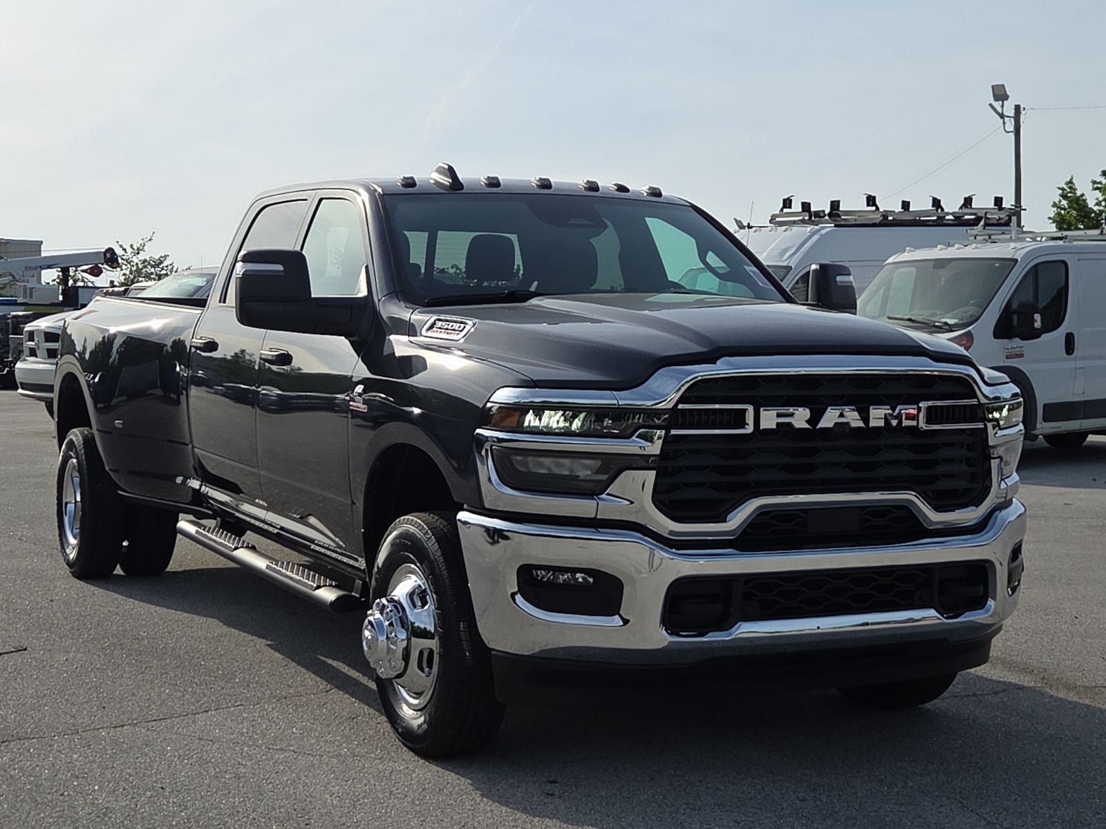 2026 RAM Ram 3500 RAM 3500 TRADESMAN CREW CAB 4X4 8' BOX