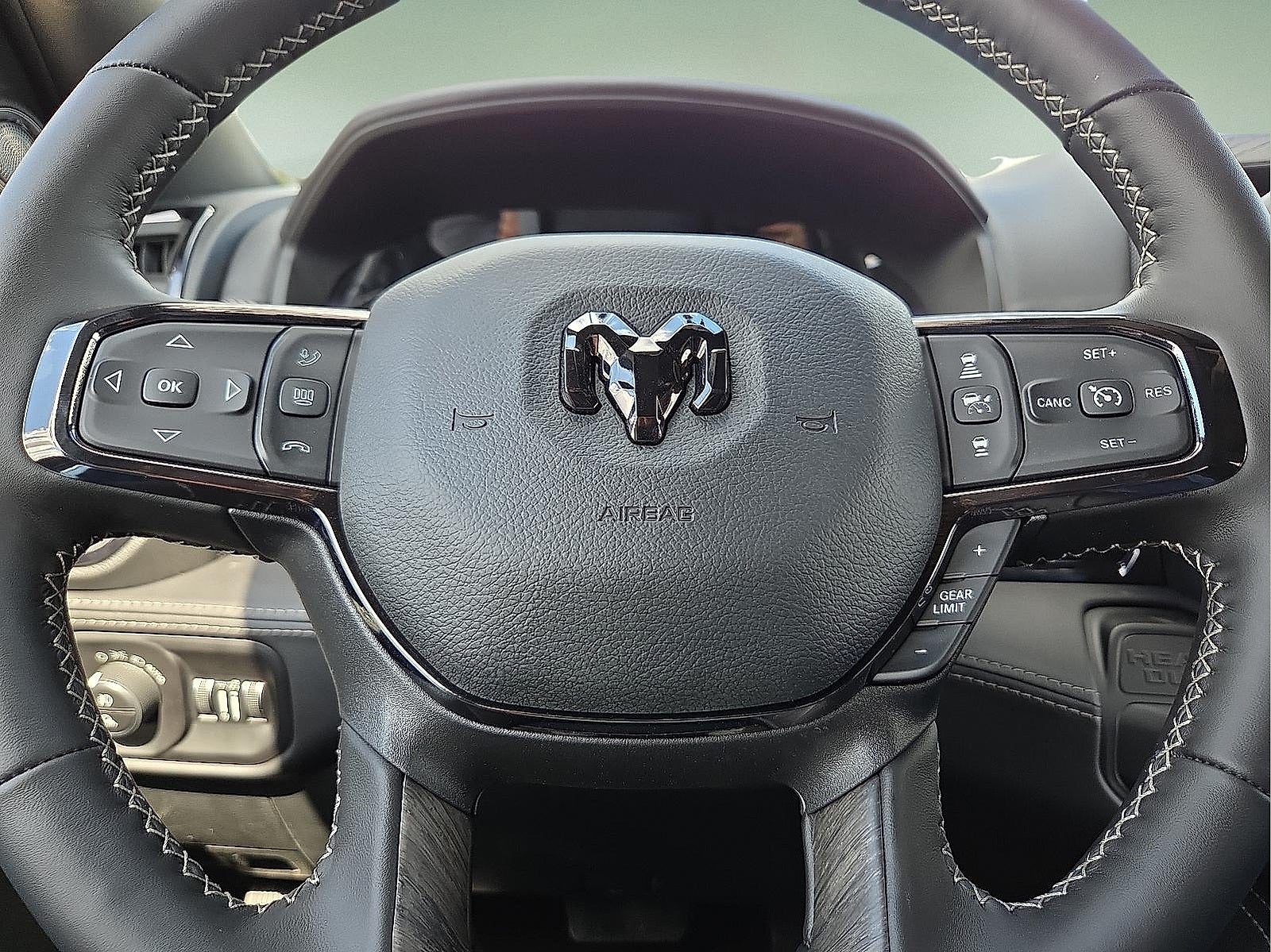 2026 RAM Ram 3500 RAM 3500 LIMITED MEGA CAB 4X4 6'4' BOX