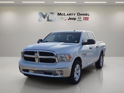 2022 RAM 1500 Classic Tradesman Crew Cab 4x4 5'7' Box