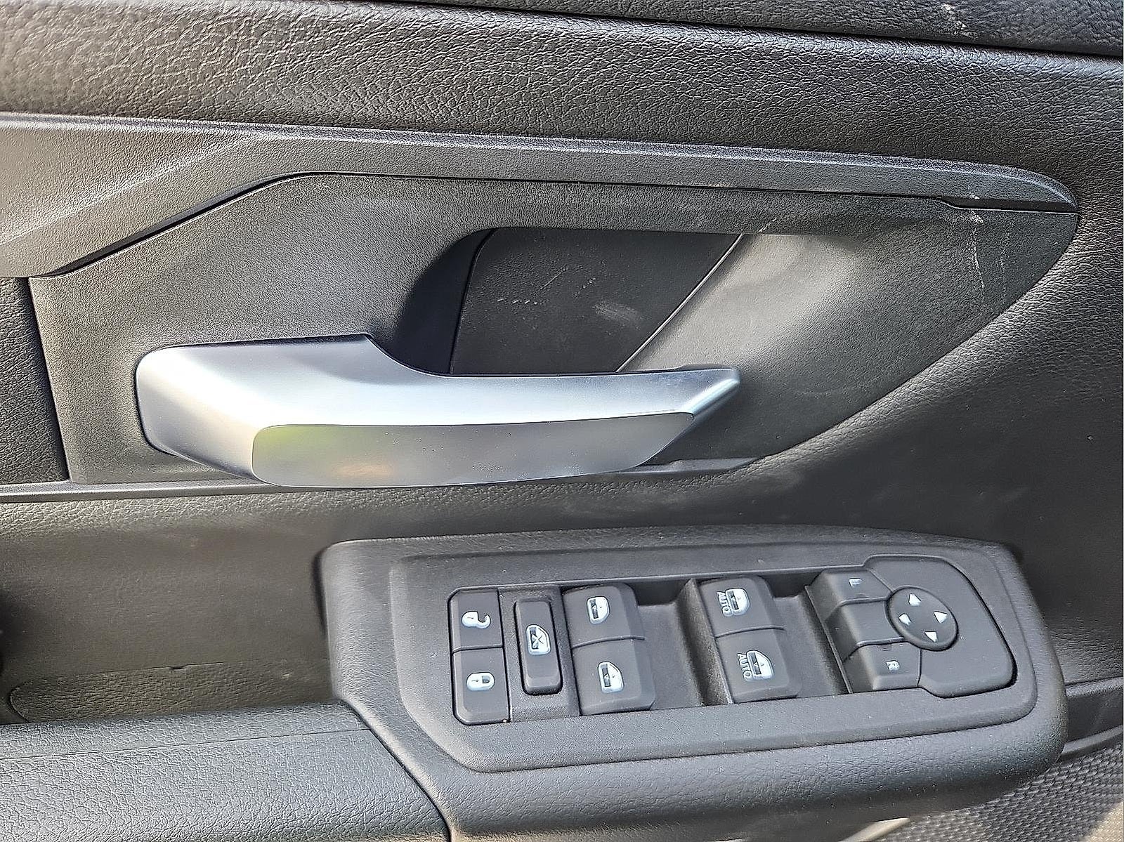 2025 RAM Ram 1500 RAM 1500 TRADESMAN CREW CAB 4X4 5'7' BOX