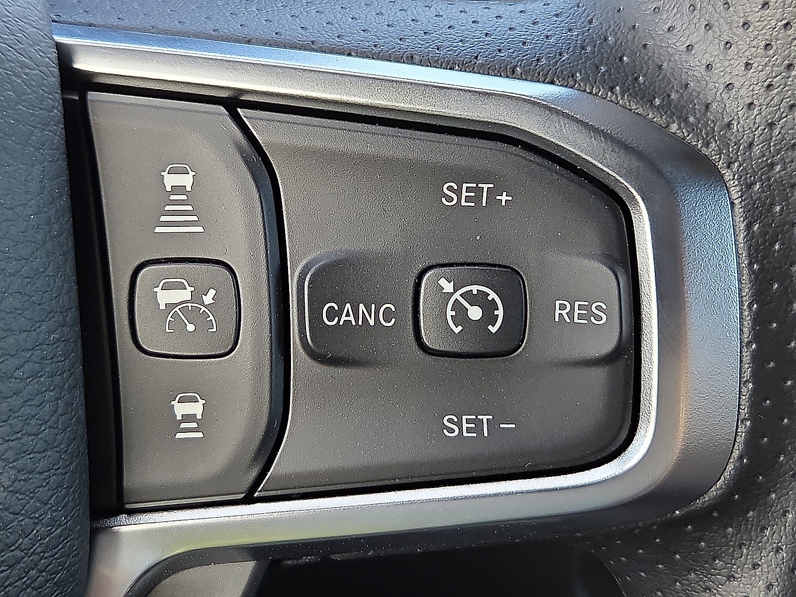 2025 RAM Ram 1500 RAM 1500 TRADESMAN CREW CAB 4X4 5'7' BOX