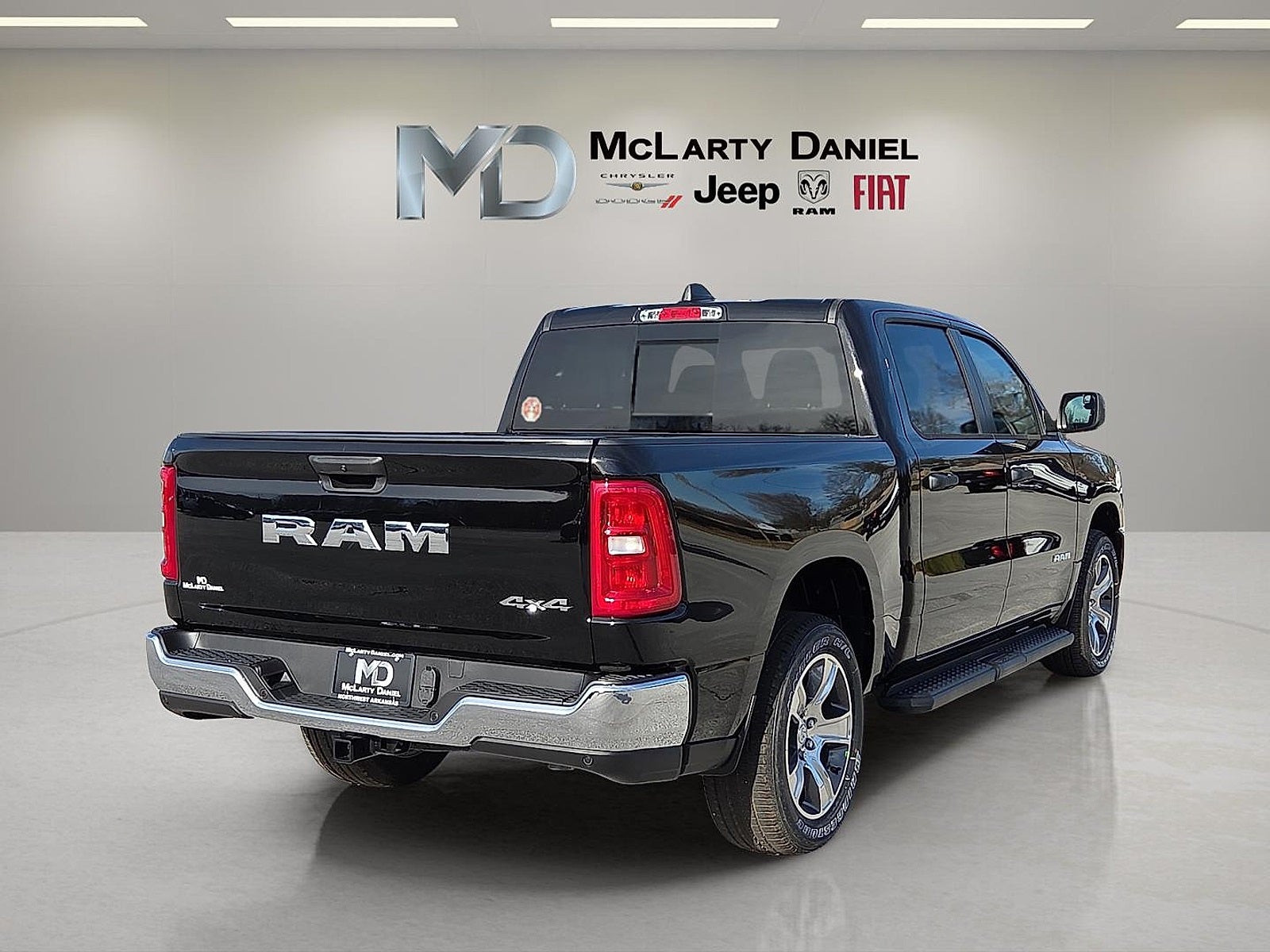 2025 RAM Ram 1500 RAM 1500 TRADESMAN CREW CAB 4X4 5'7' BOX