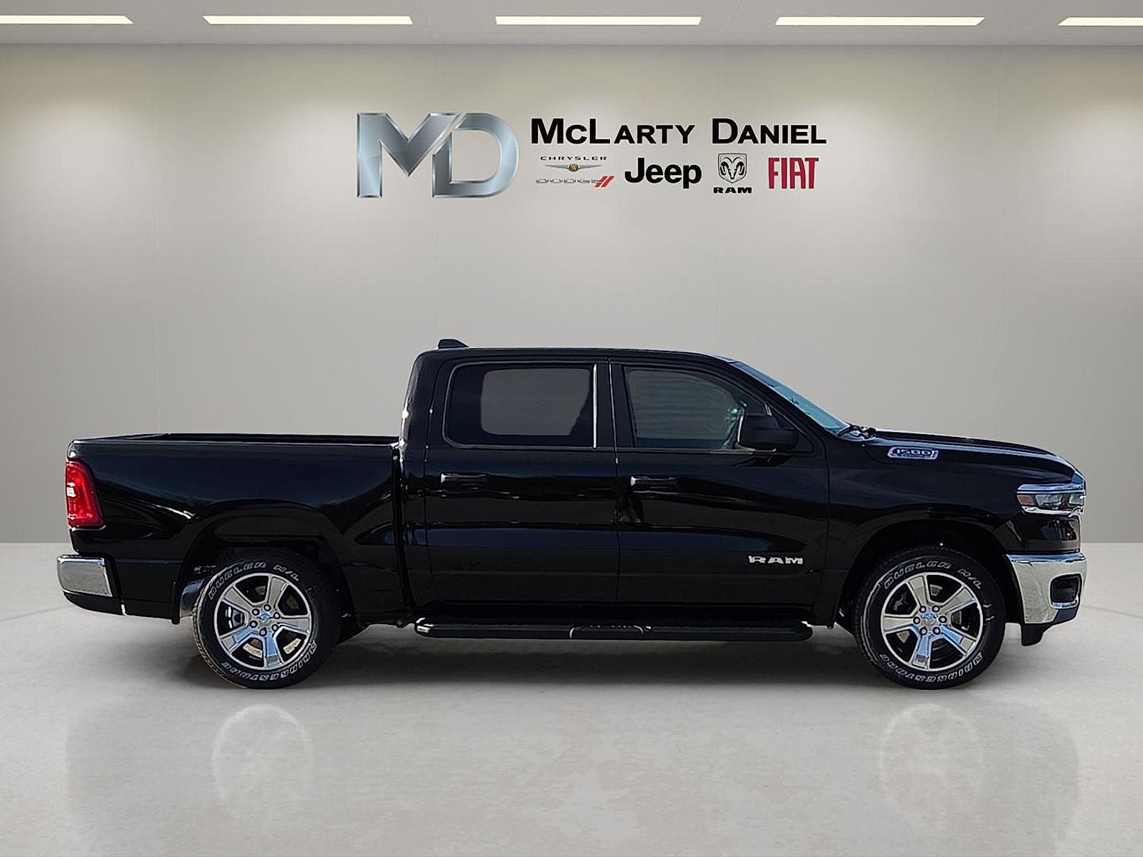 2025 RAM Ram 1500 RAM 1500 TRADESMAN CREW CAB 4X4 5'7' BOX