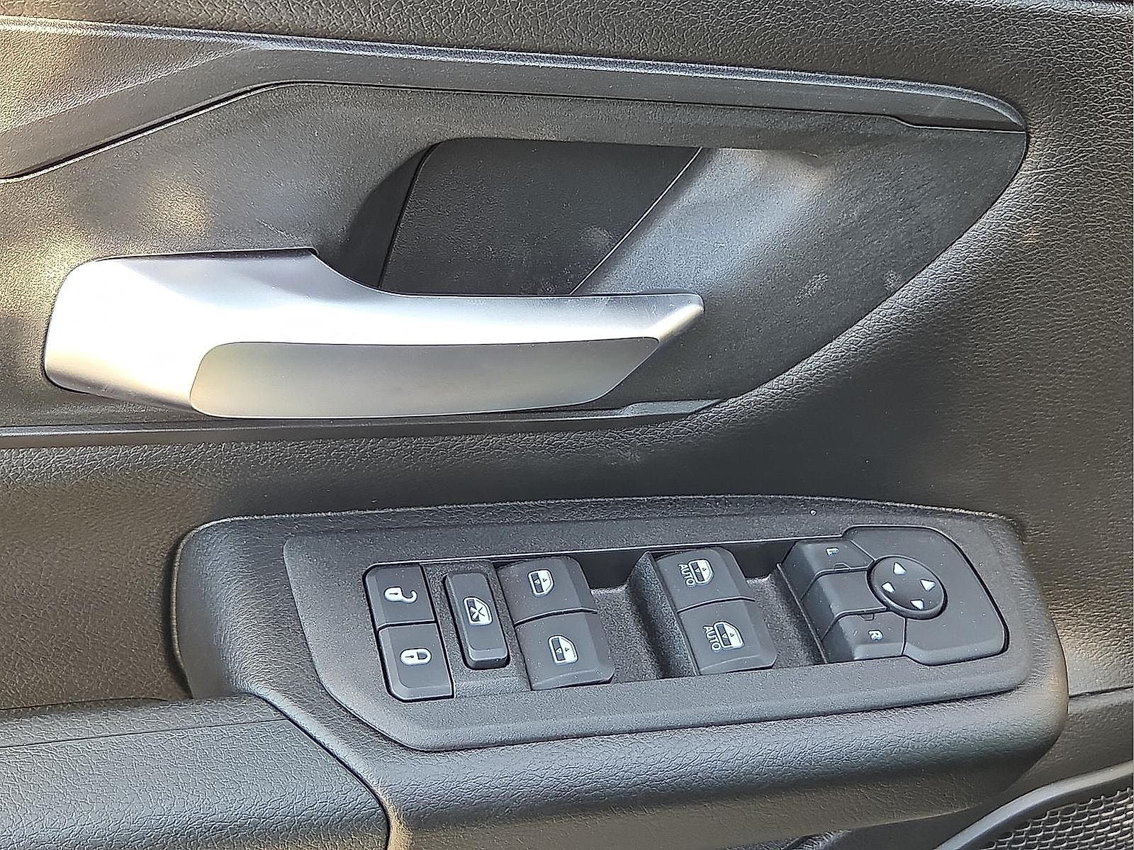 2025 RAM Ram 1500 RAM 1500 TRADESMAN CREW CAB 4X4 5'7' BOX