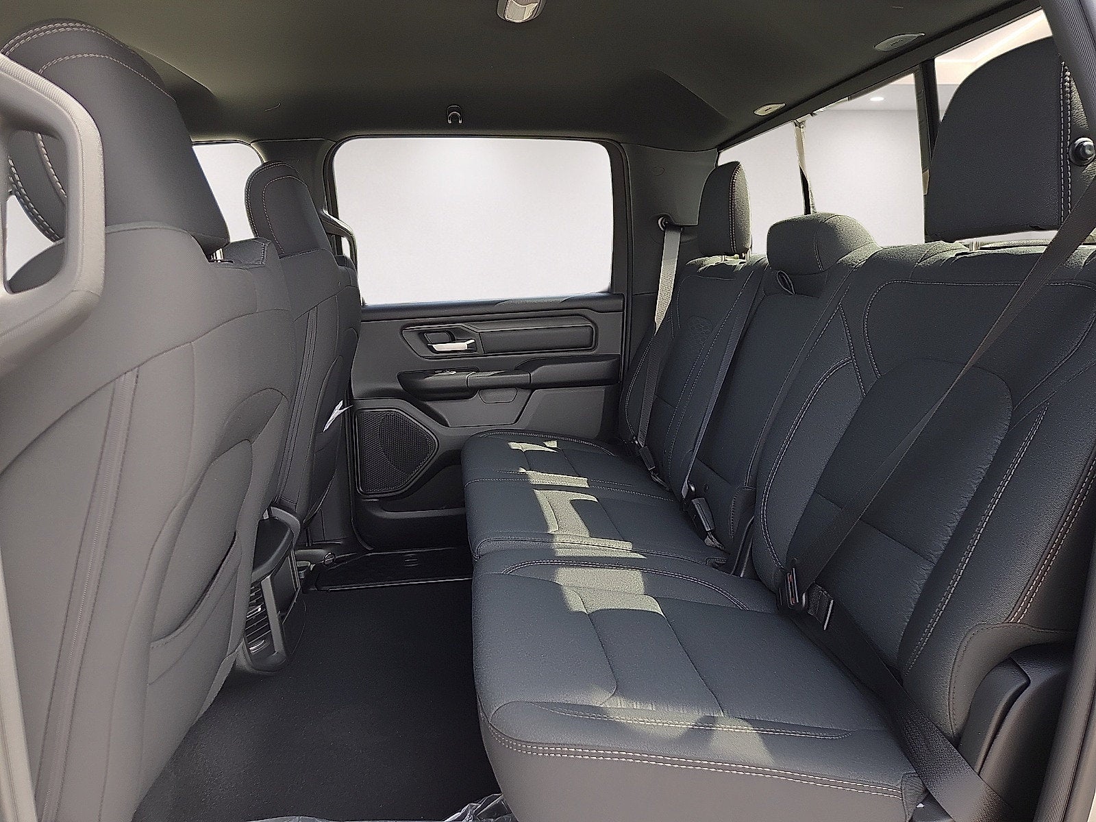 2027 RAM 1500 RAM 1500 TRADESMAN CREW CAB 4X4 5'7' BOX