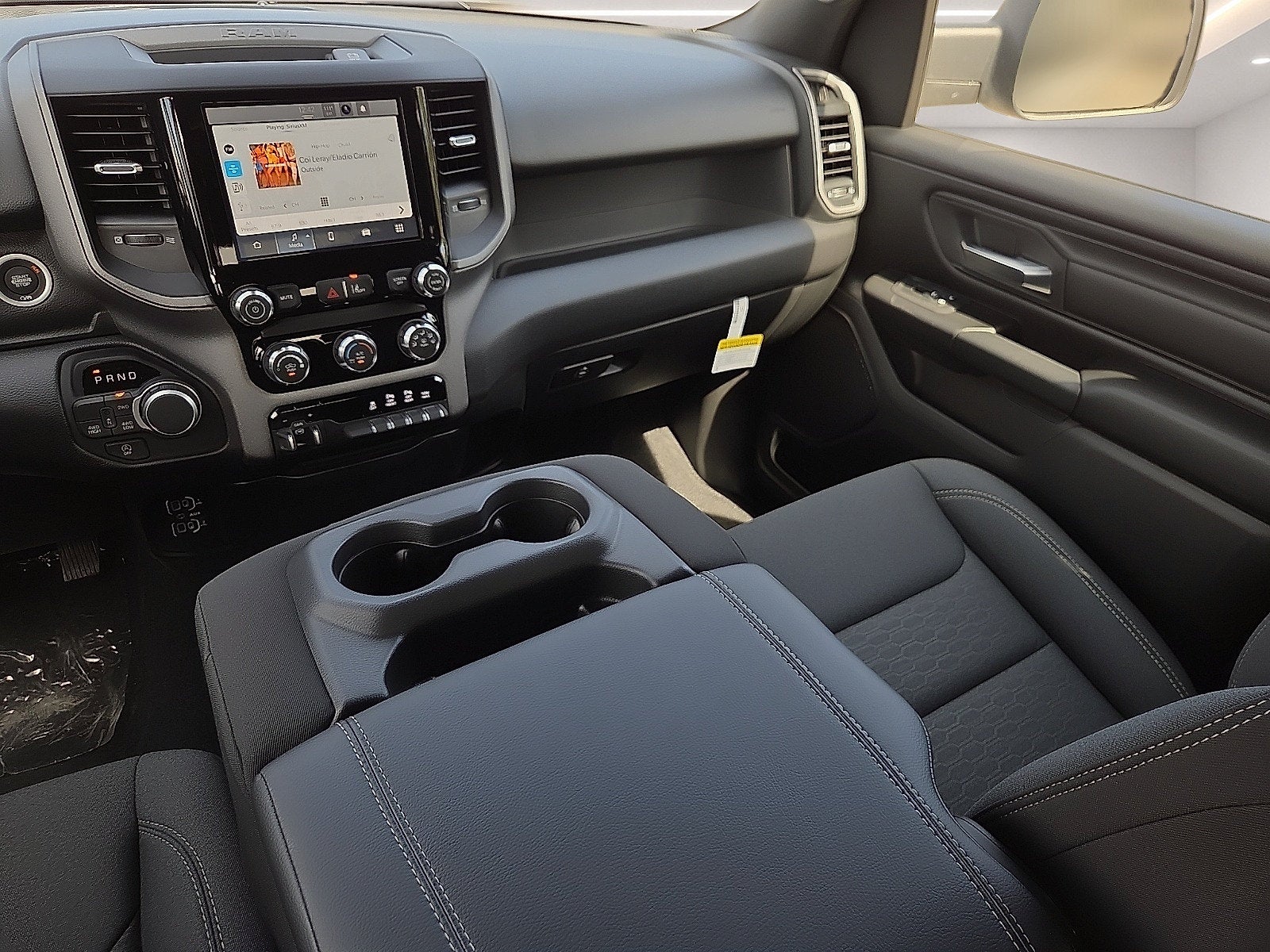 2027 RAM 1500 RAM 1500 TRADESMAN CREW CAB 4X4 5'7' BOX
