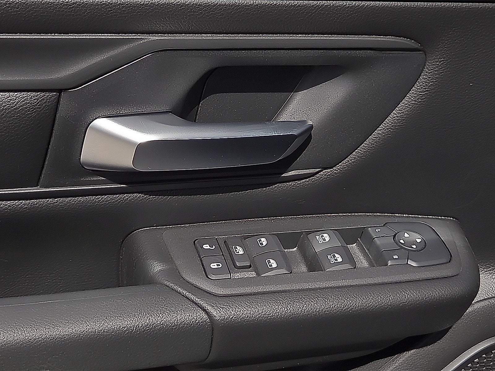 2027 RAM 1500 RAM 1500 TRADESMAN CREW CAB 4X4 5'7' BOX