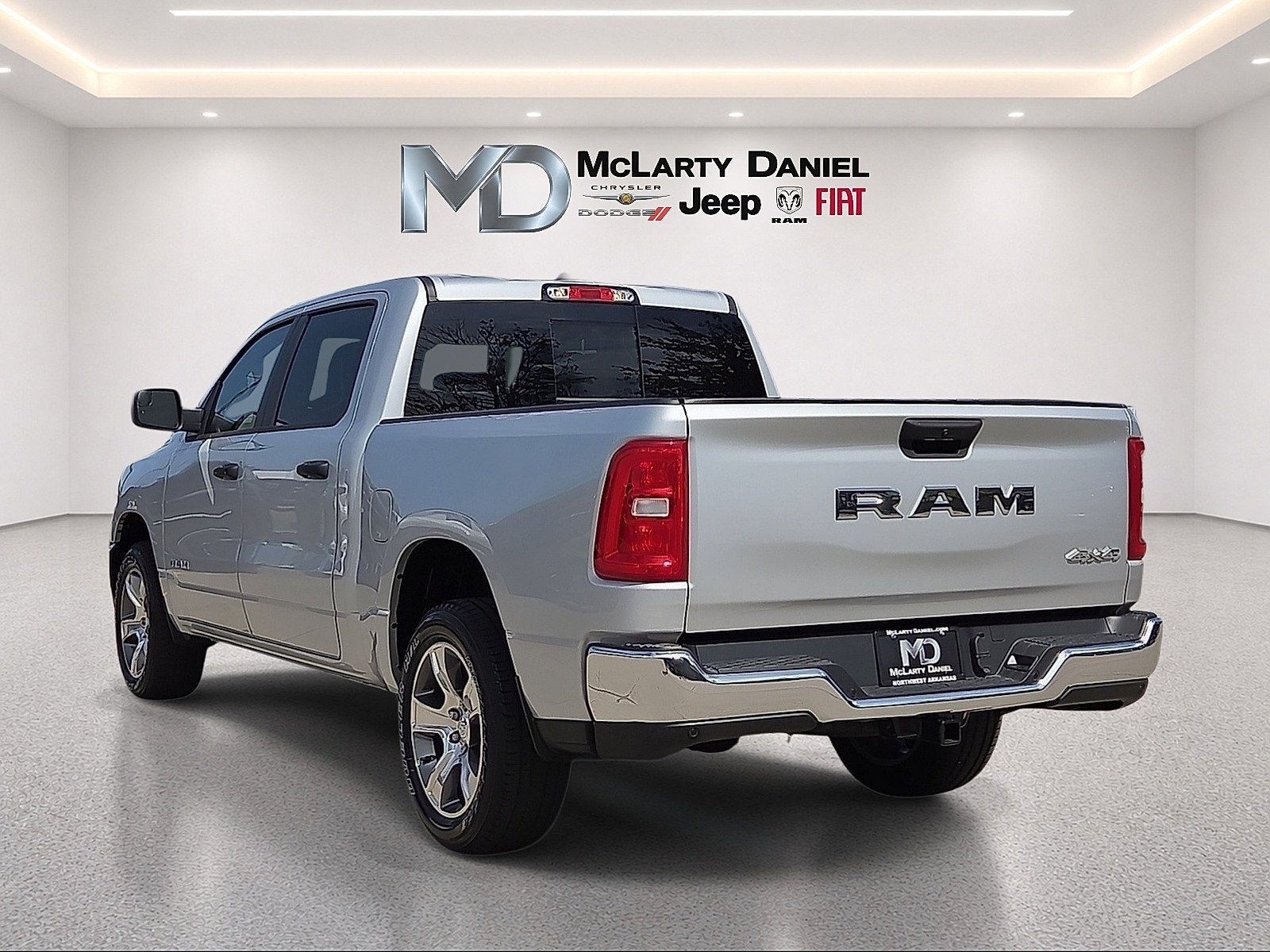 2027 RAM 1500 RAM 1500 TRADESMAN CREW CAB 4X4 5'7' BOX