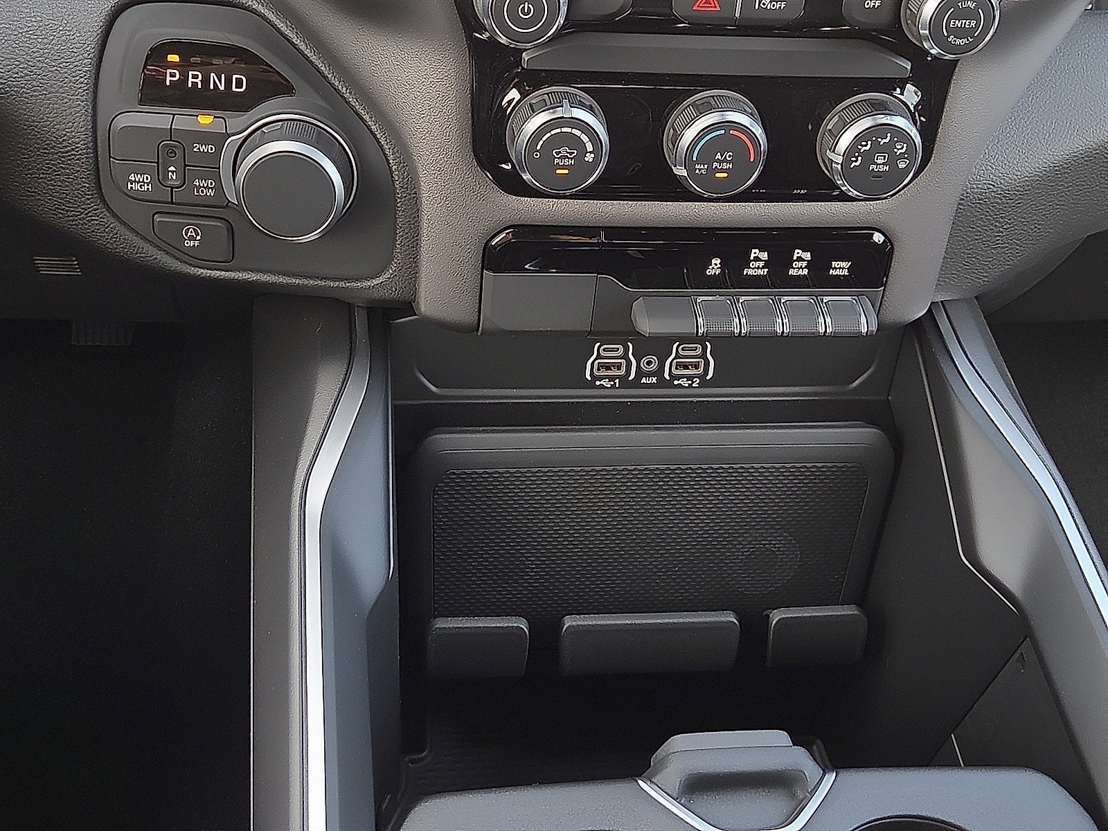 2026 RAM 1500 RAM 1500 EXPRESS CREW CAB 4X4 5'7' BOX