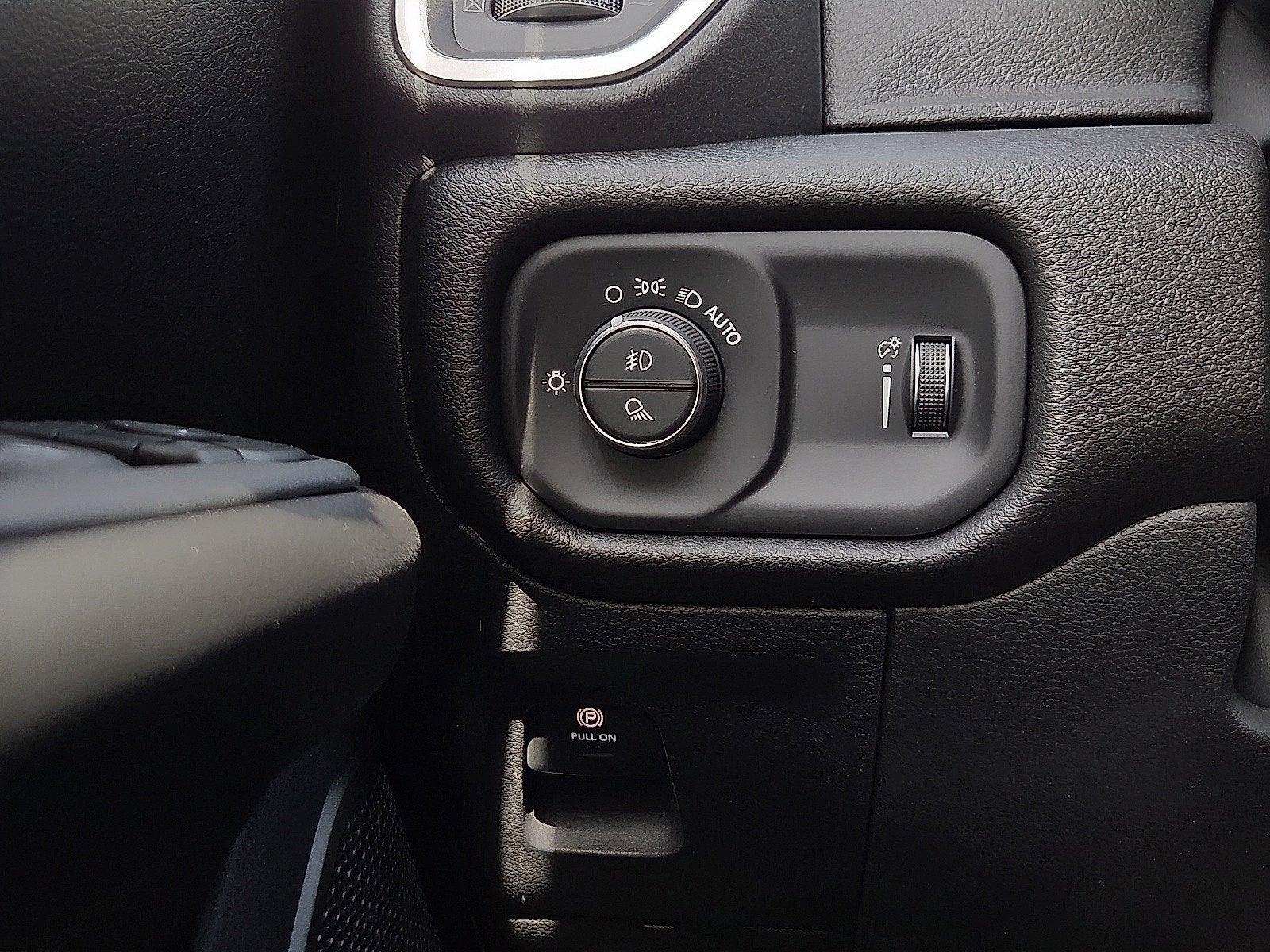 2026 RAM 1500 RAM 1500 EXPRESS CREW CAB 4X4 5'7' BOX
