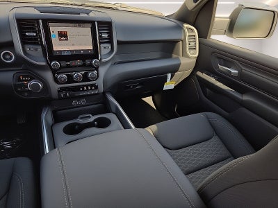 2027 RAM 1500 RAM 1500 EXPRESS CREW CAB 4X4 5'7' BOX