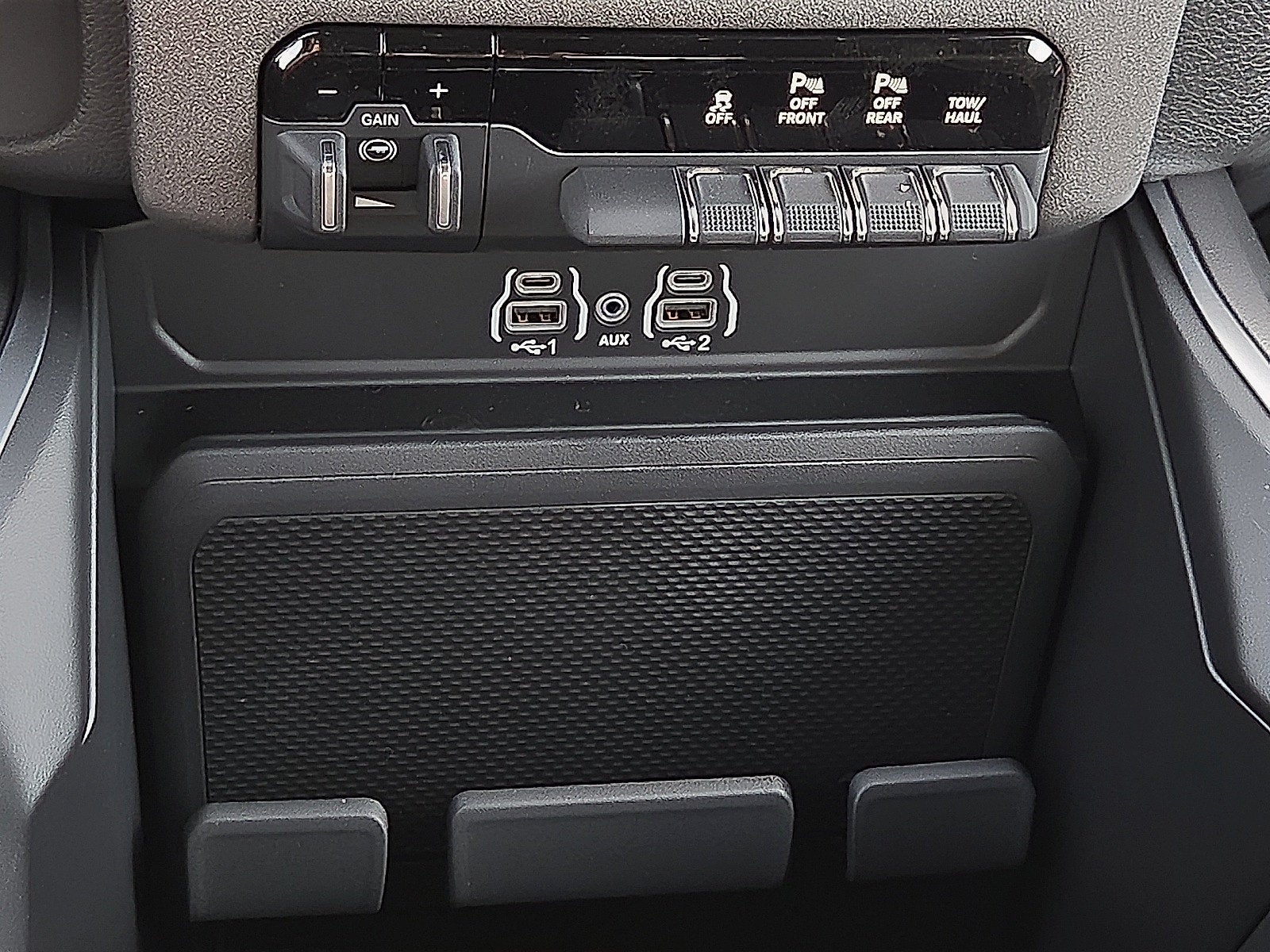 2027 RAM 1500 RAM 1500 EXPRESS CREW CAB 4X4 5'7' BOX