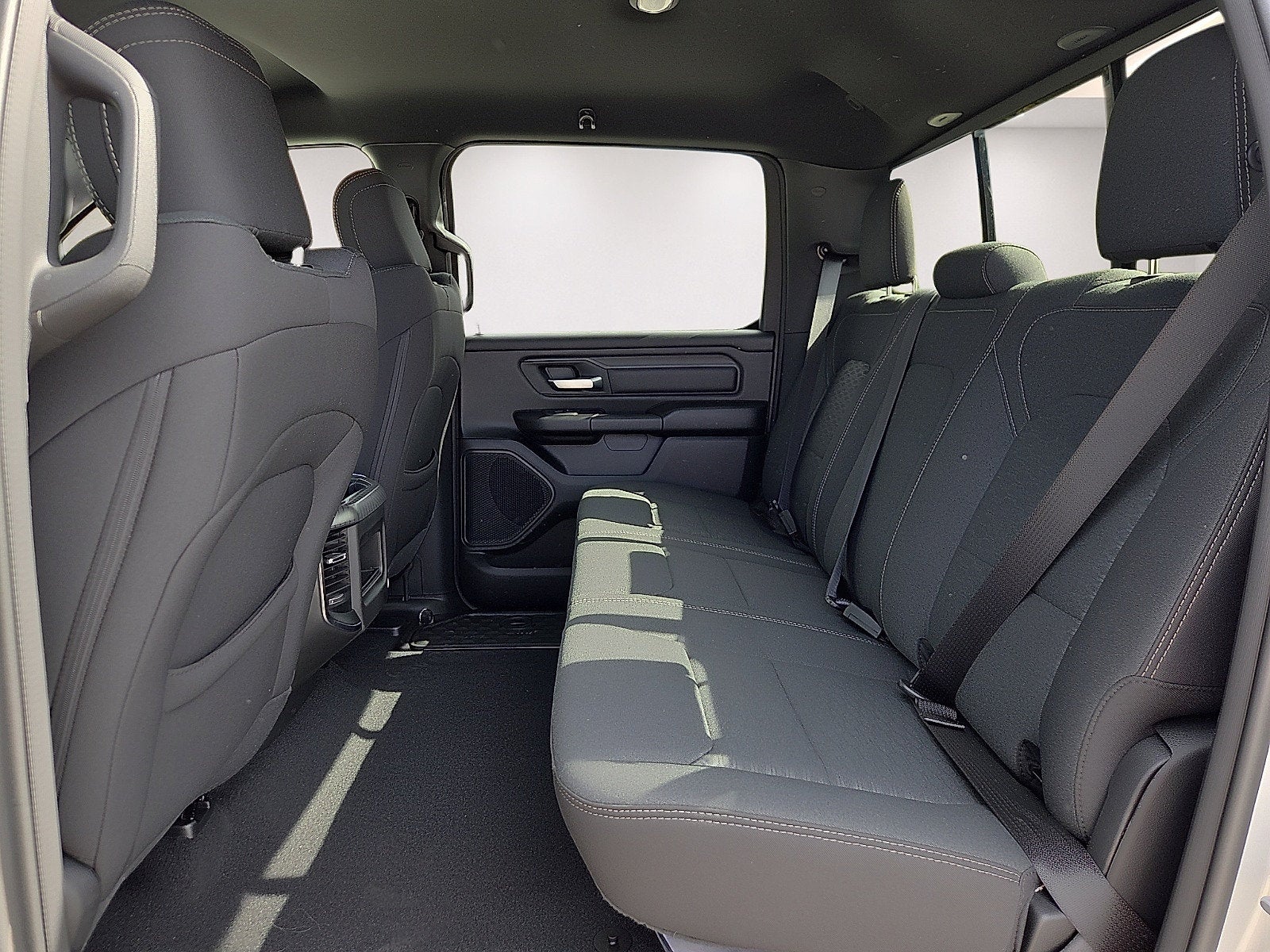 2027 RAM 1500 RAM 1500 EXPRESS CREW CAB 4X4 5'7' BOX