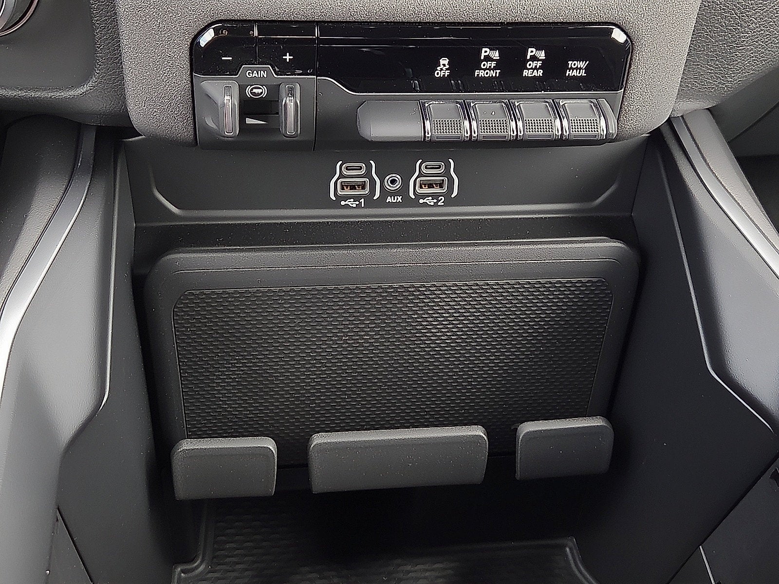 2027 RAM 1500 RAM 1500 EXPRESS CREW CAB 4X4 5'7' BOX