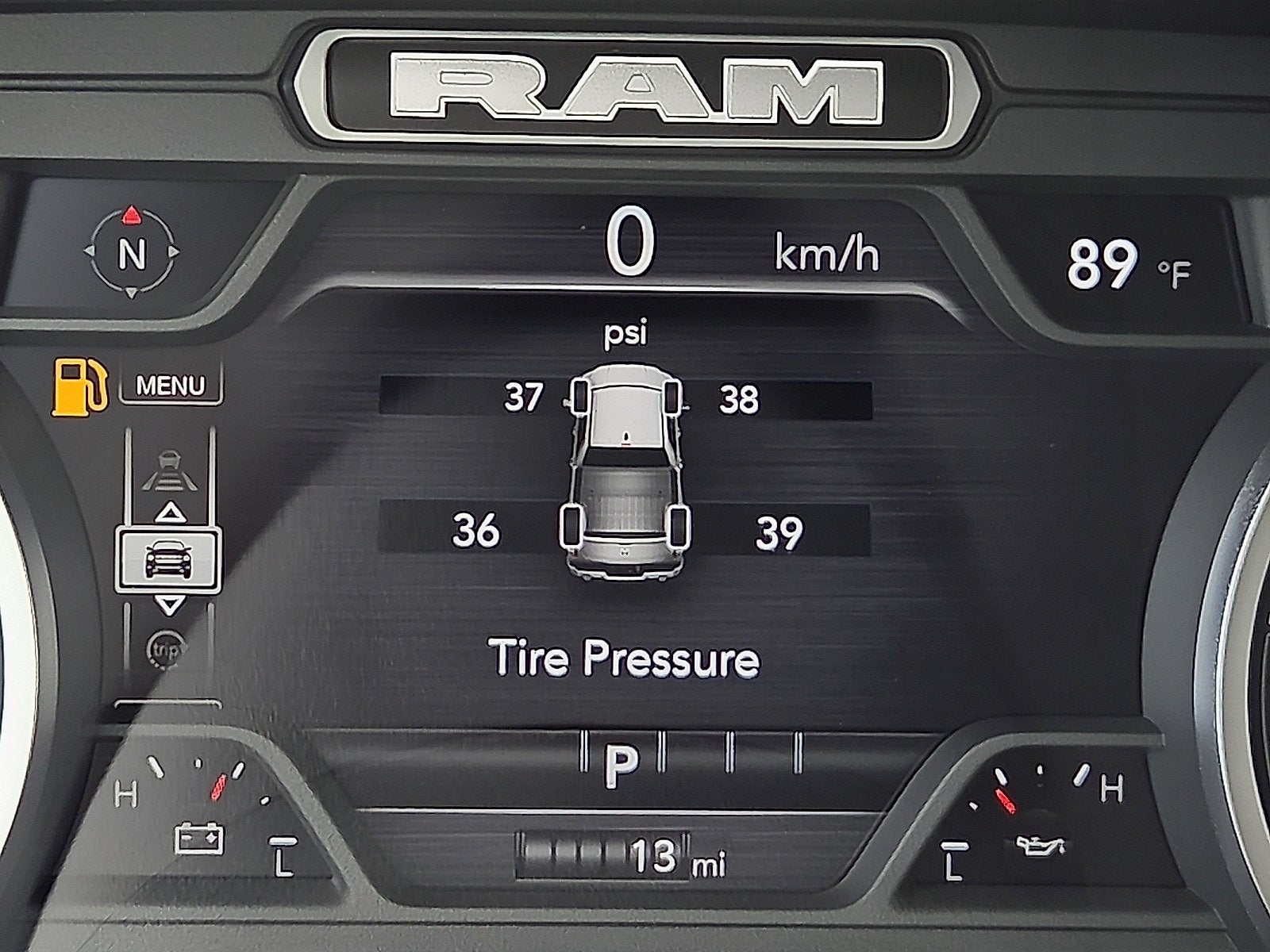 2027 RAM 1500 RAM 1500 EXPRESS CREW CAB 4X4 5'7' BOX