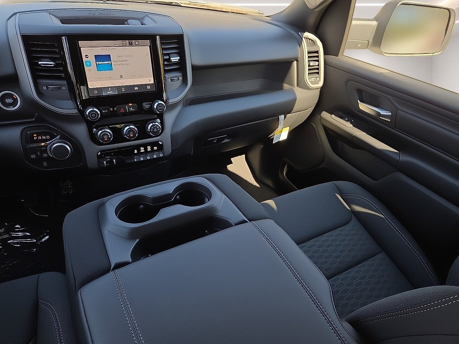 2027 RAM 1500 RAM 1500 EXPRESS CREW CAB 4X4 5'7' BOX
