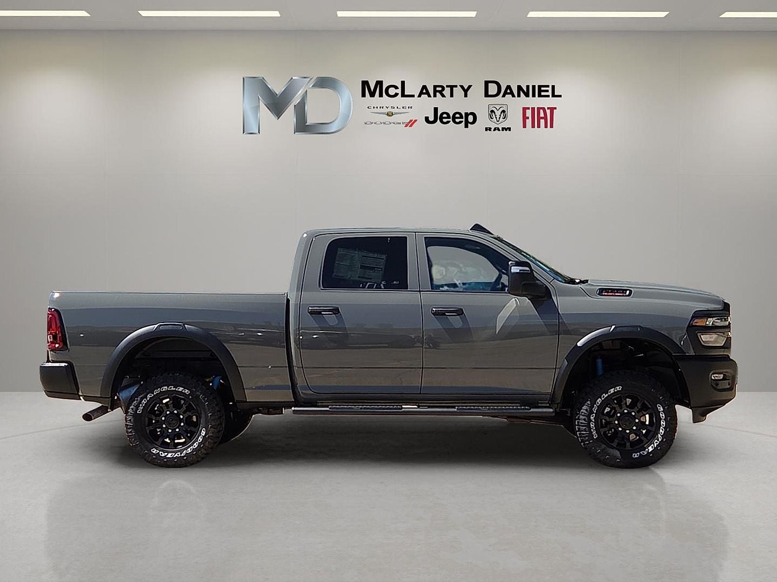 2026 RAM 2500 Tradesman Crew Cab 4x4 6'4' Box