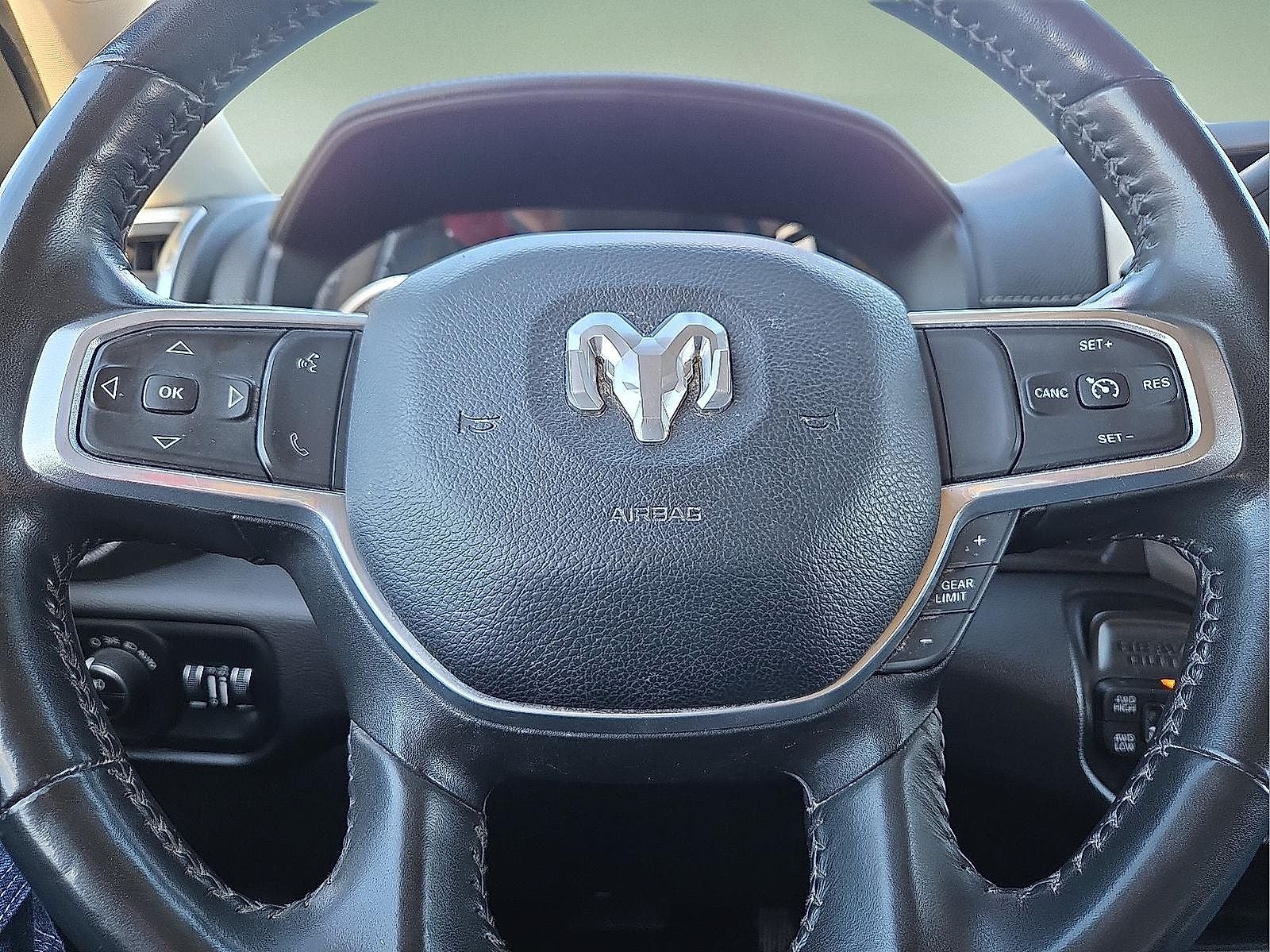 2024 RAM 2500 Laramie Crew Cab 4x4 6'4' Box