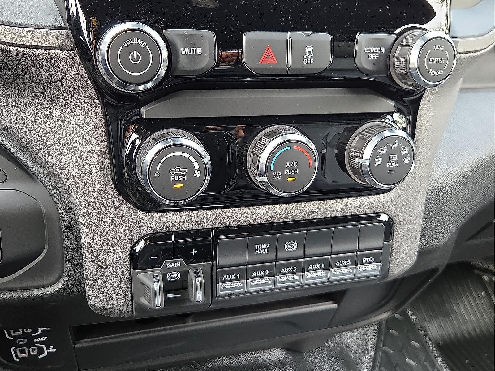 2026 RAM Ram 3500 Chassis Cab RAM 3500 TRADESMAN CREW CAB CHASSIS 4X4 60' CA