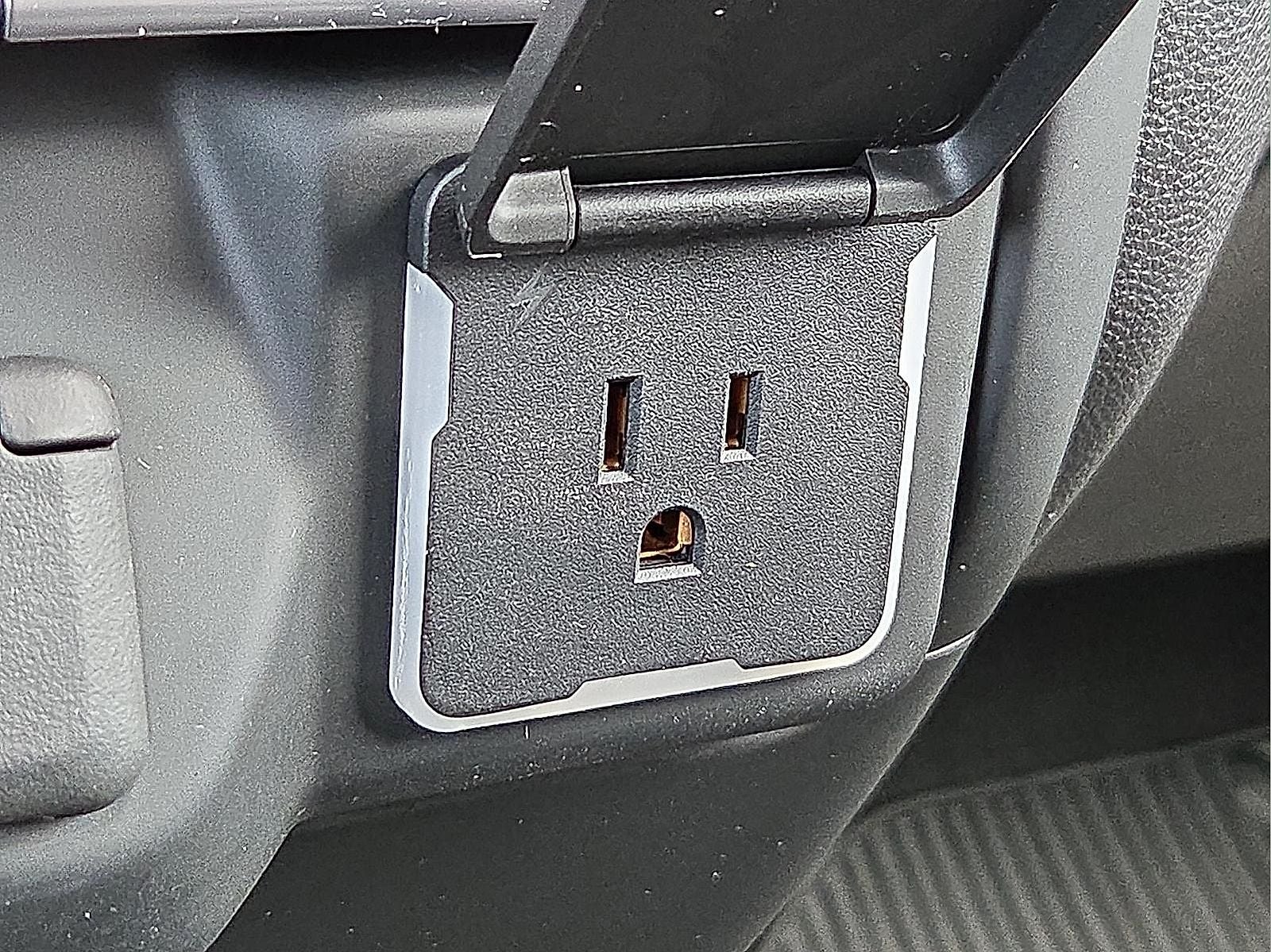 2023 Chevrolet Silverado 1500 4WD Crew Cab Short Bed Custom