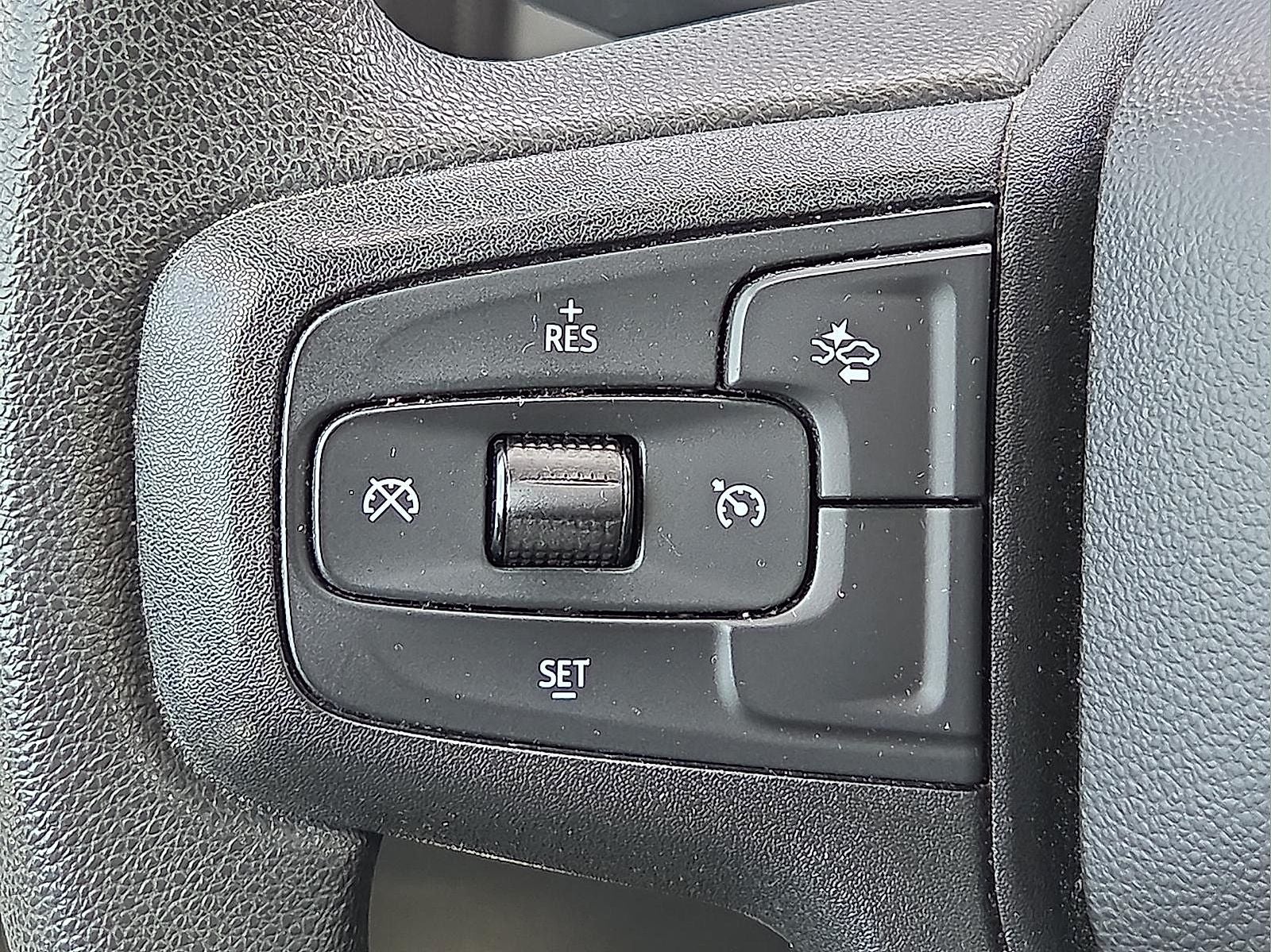 2023 Chevrolet Silverado 1500 4WD Crew Cab Short Bed Custom