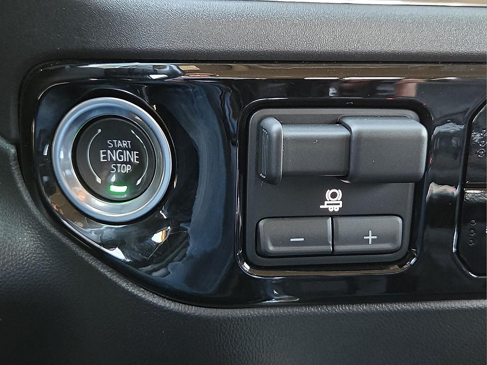 2024 GMC Sierra 1500 4WD Crew Cab Short Box Elevation with 3SB