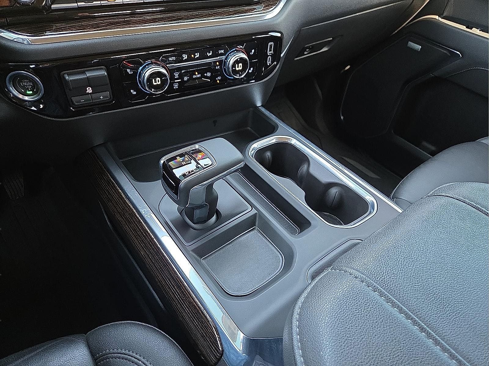 2024 GMC Sierra 1500 4WD Crew Cab Short Box Elevation with 3SB