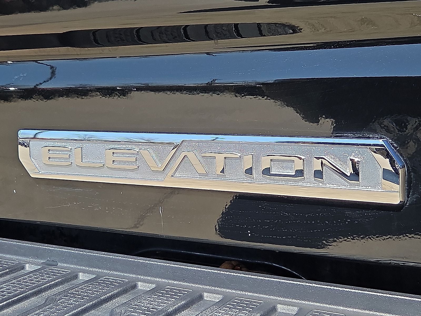 2024 GMC Sierra 1500 4WD Crew Cab Short Box Elevation with 3SB